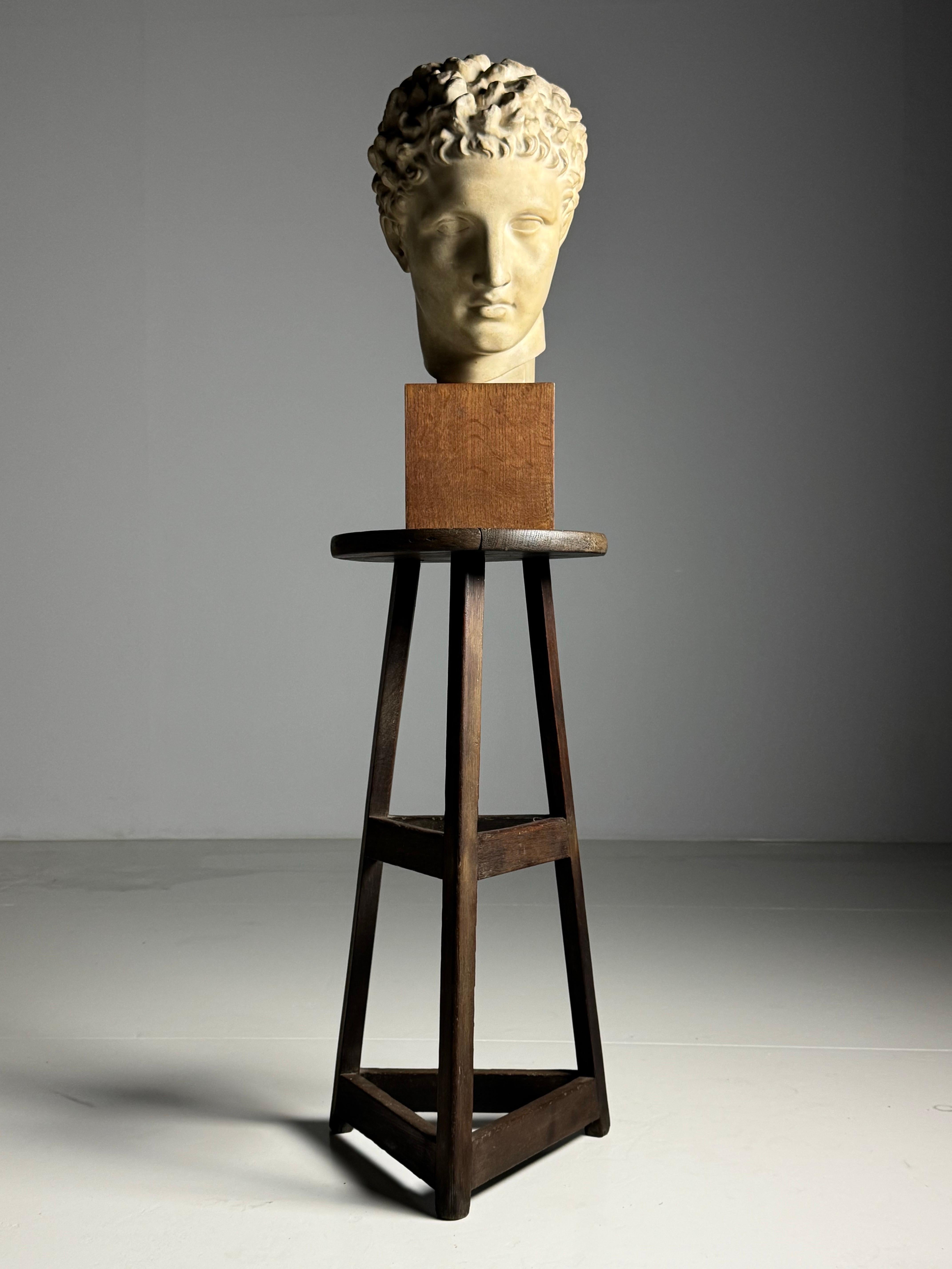 Sculptor Stand Oak ca. 1900 In Good Condition For Sale In MILL, NL