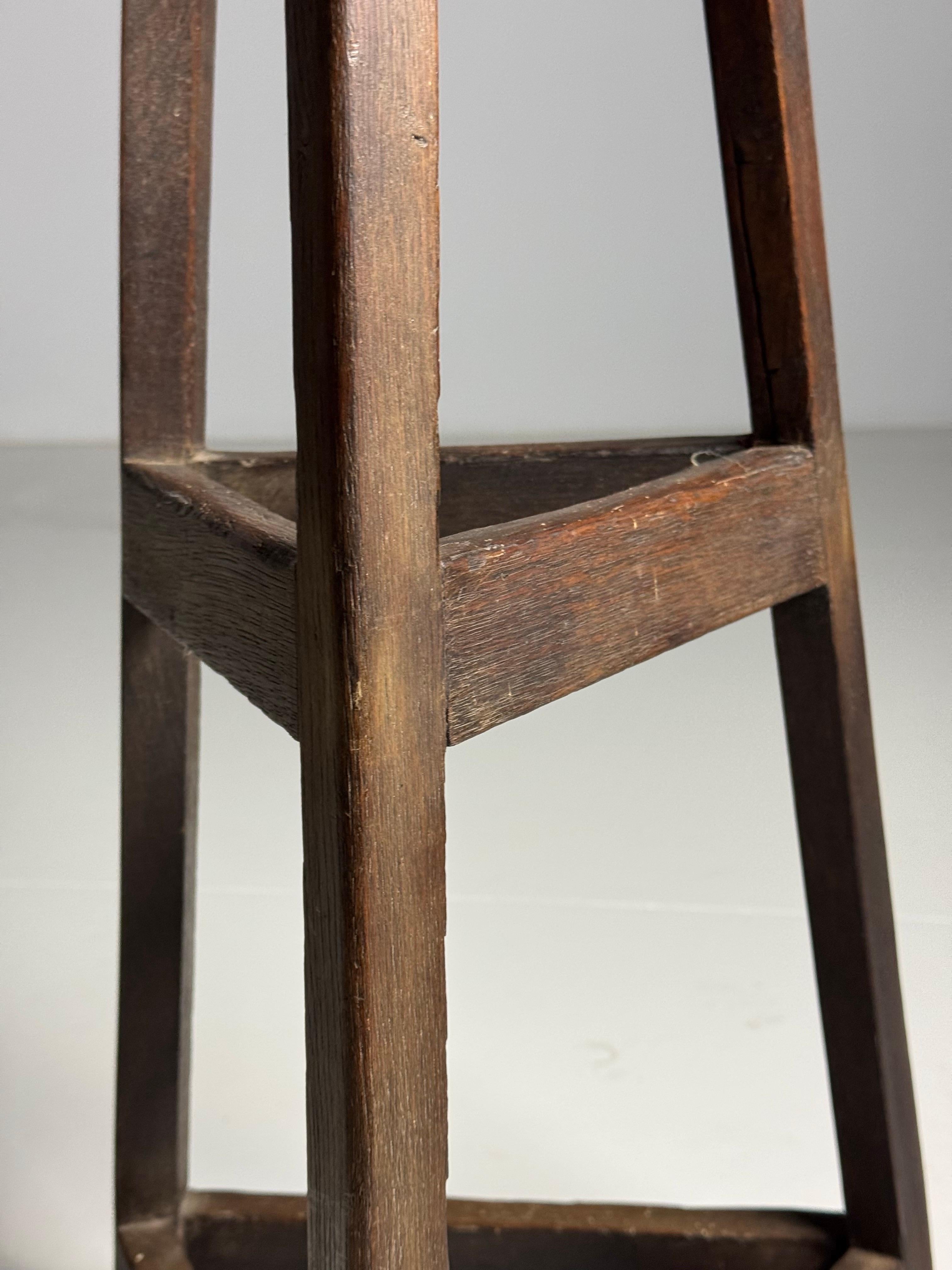 Sculptor Stand Oak ca. 1900 For Sale 3