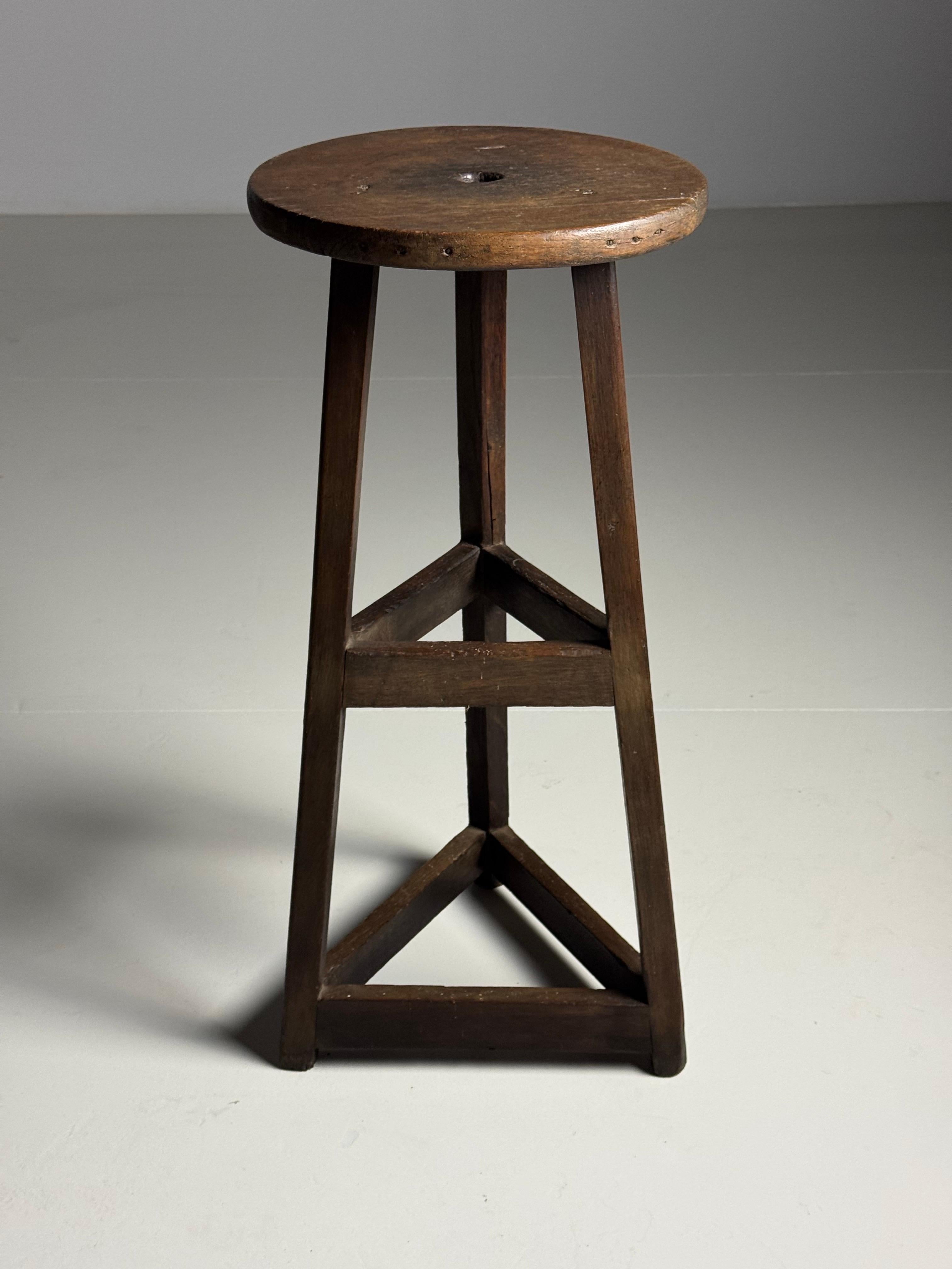 Sculptor Stand Oak ca. 1900 For Sale 5