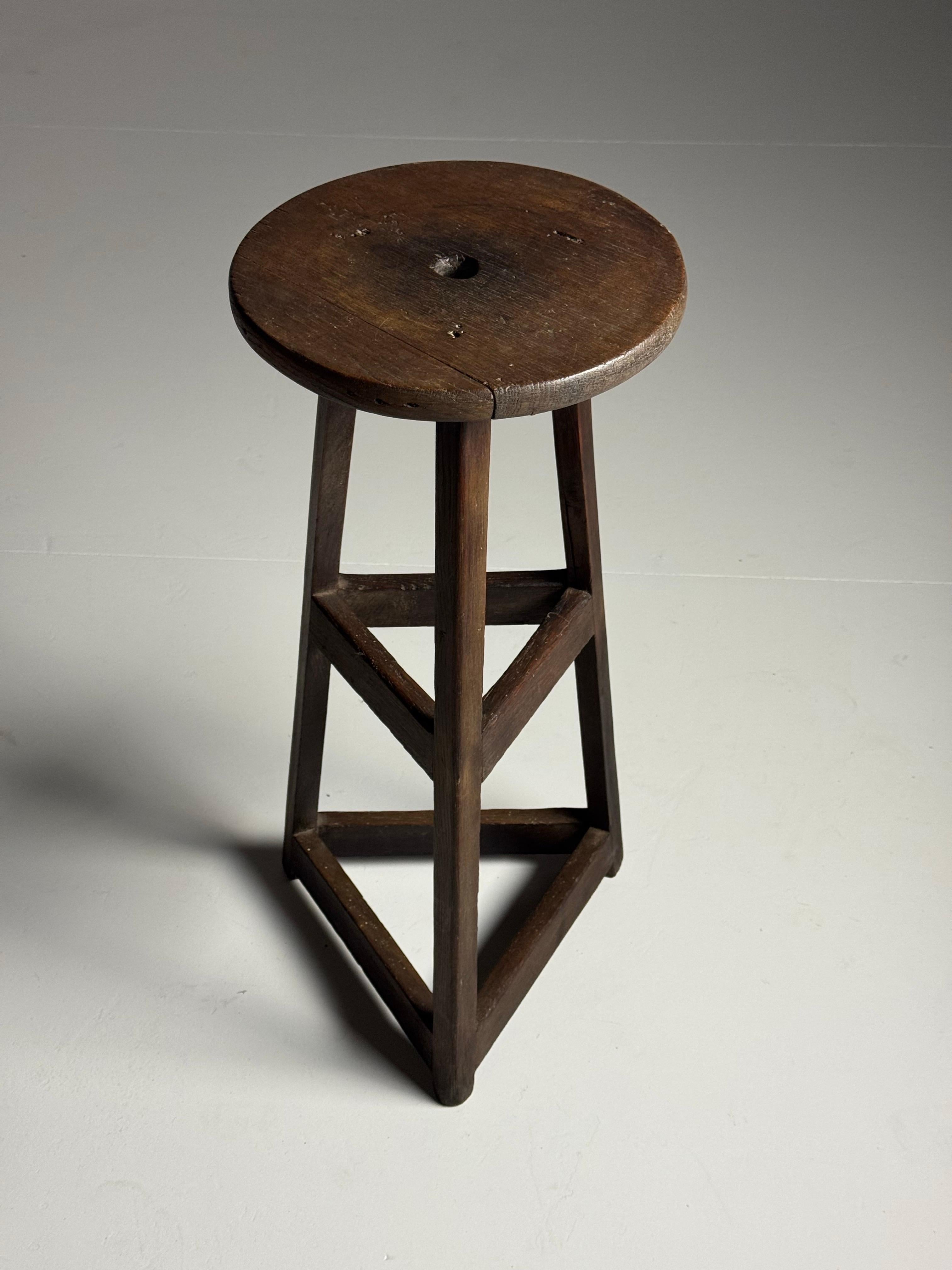 Sculptor Stand Oak ca. 1900 For Sale 6