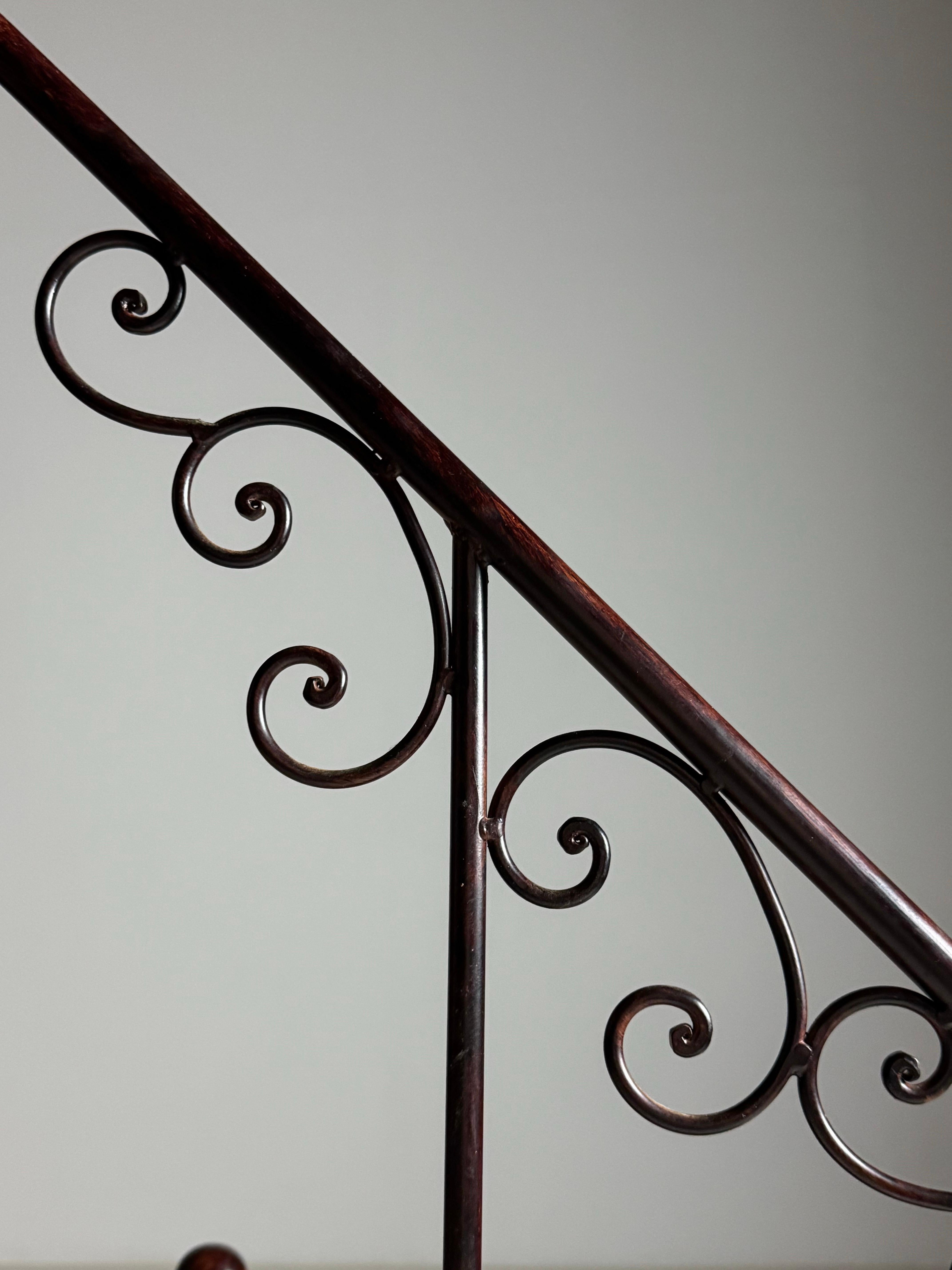 Metallo Scala della biblioteca classica della fine del XX secolo in vendita