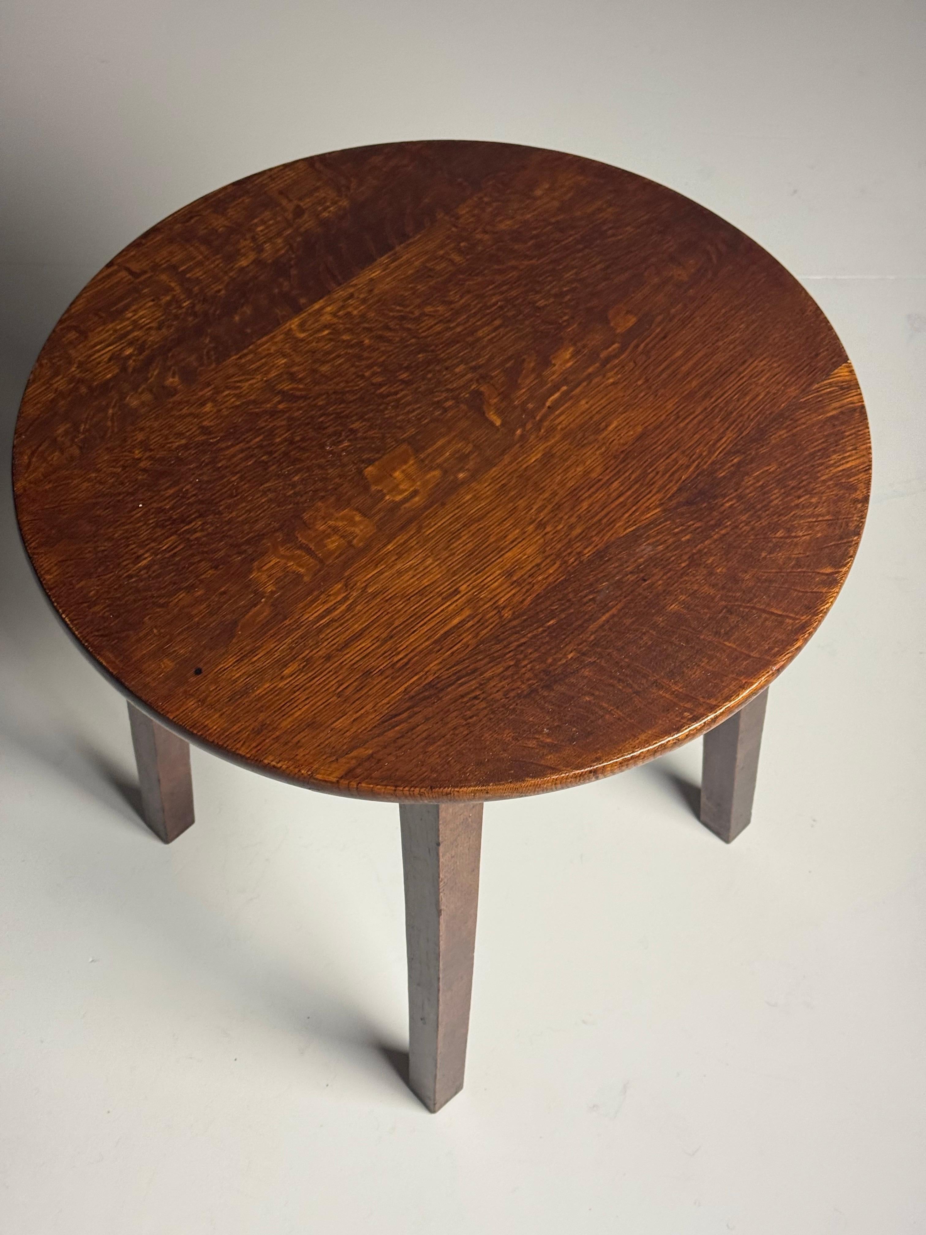 Oak English side table ca. 1900 For Sale