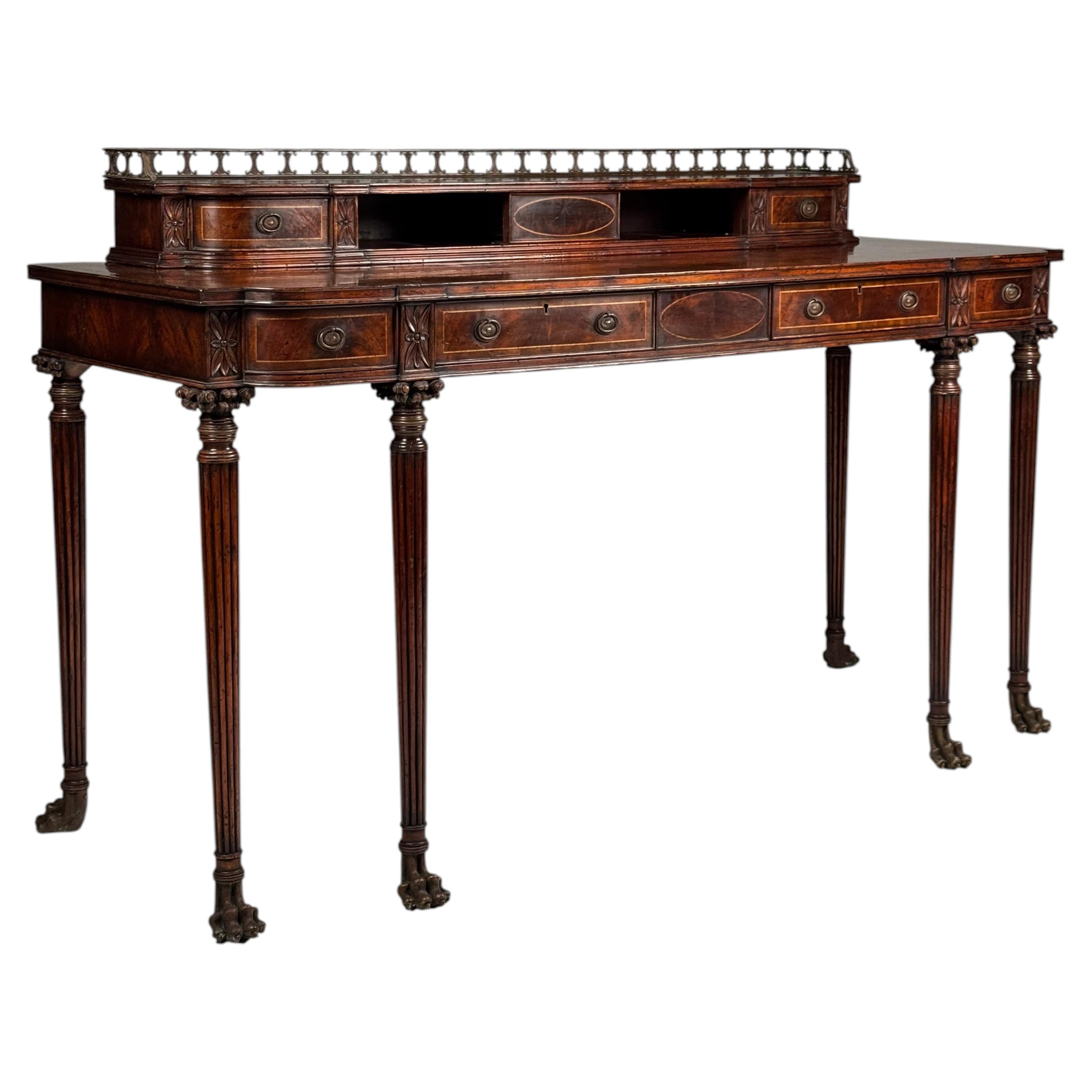 English Regency-style mahogany table For Sale