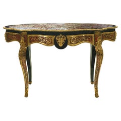 Mesa Napoleón III a la manera de Boulle carey y latón