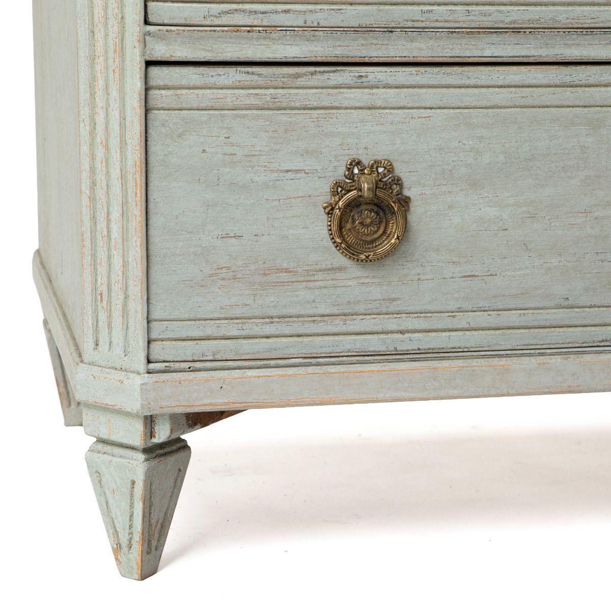 19th Ctr. Swedish Gustavian Chest of Drawers in Light Grey Painted Pine For Sale 3