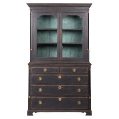 Vitrine suédoise de style gustavien du XVIIIe siècle, à façade en saillie