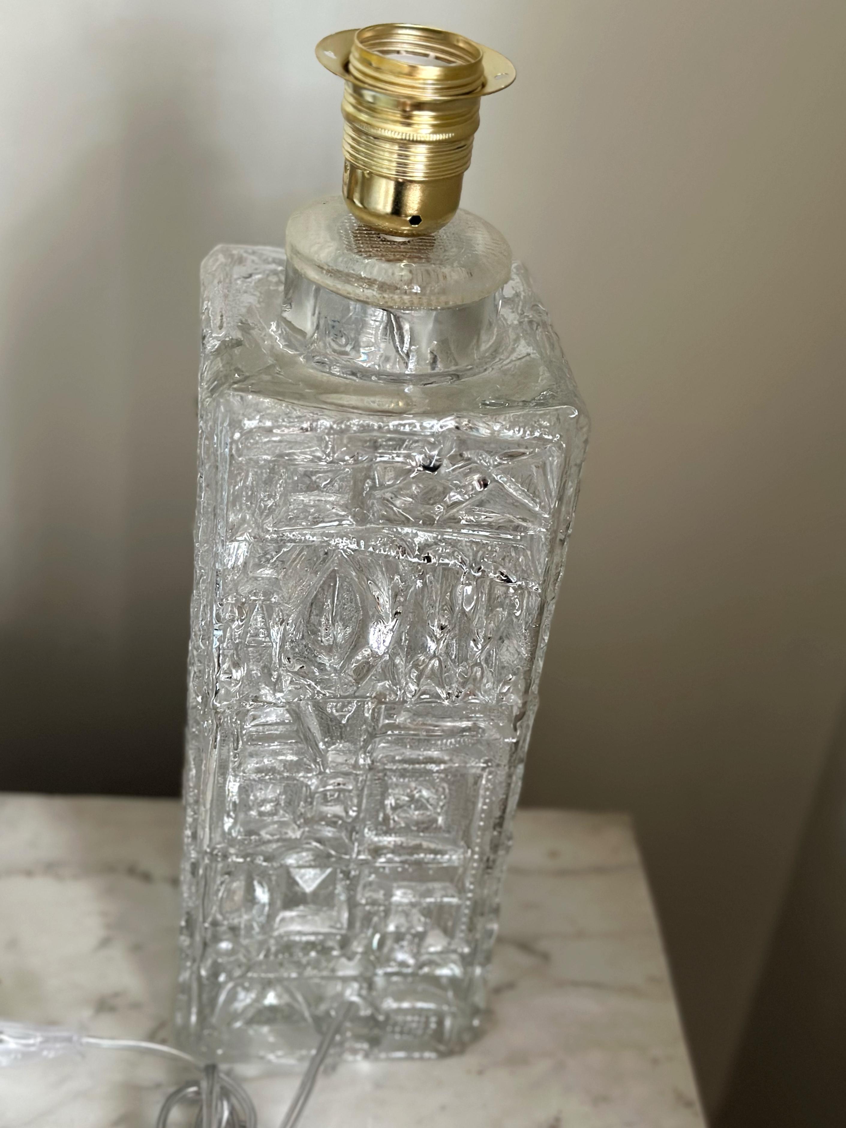 Stilarmatur Lampe de table en verre du milieu du siècle 1960s en vente 2