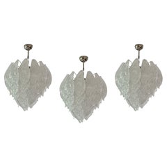 Lot de 3 lustres classiques de Murano, dans le style Venini.