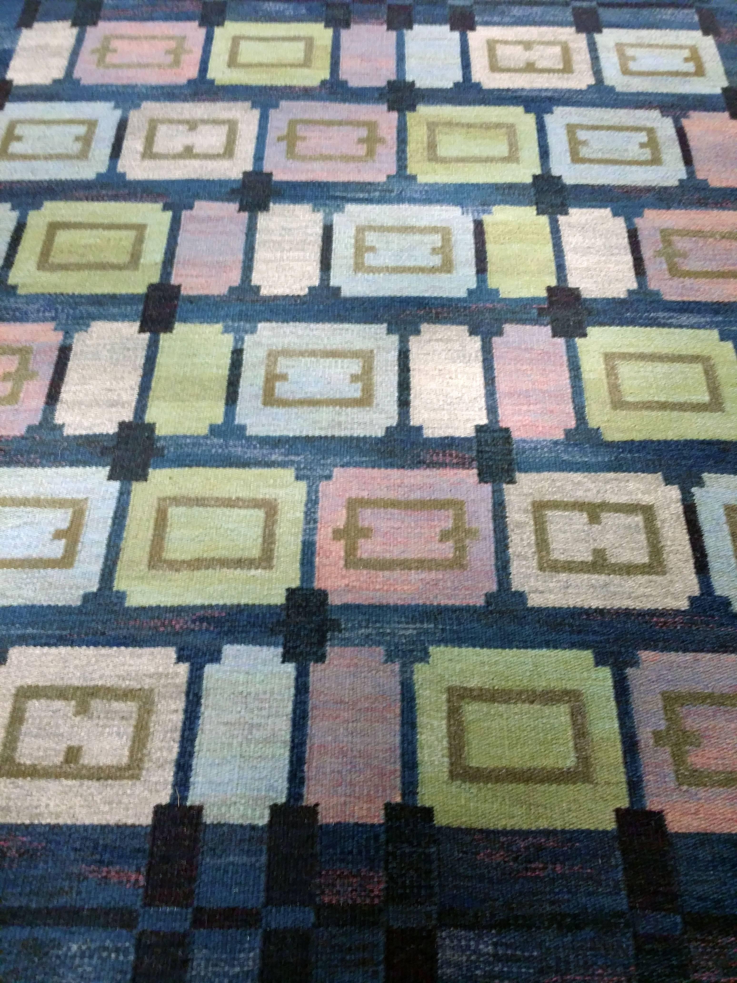 Swedish flat-woven rölakan rug. 