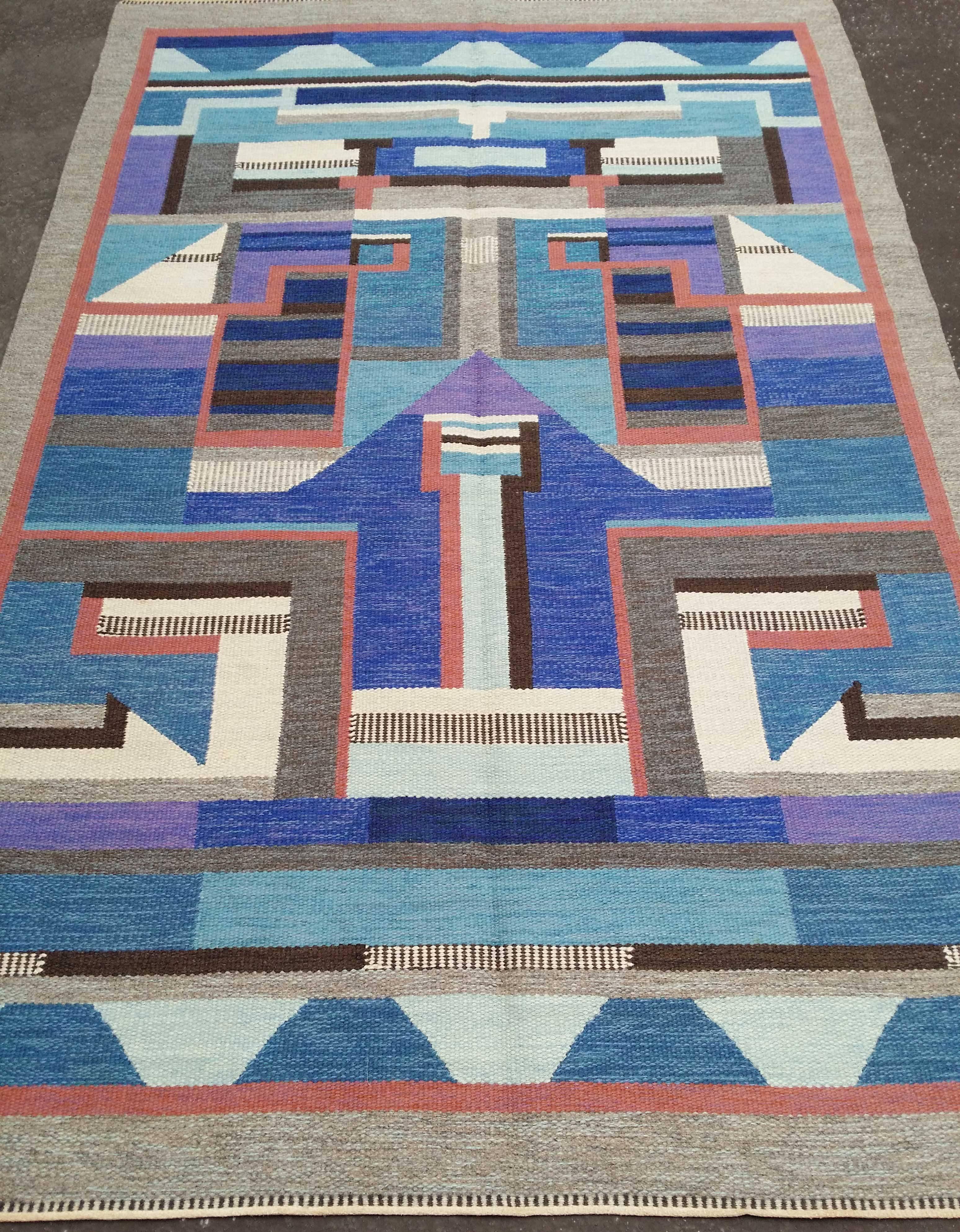 Swedish flatwoven rölakan rug. Designed by Agda Österberg (1891-1987). Woven at her atelier 