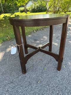 Magnífica mesa de Gustav Stickley con acabado ahumado y firmada, W7463