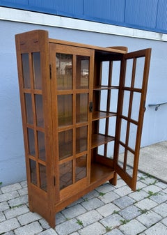 SIGNED Antique Gustav Stickley 2 door china cabinet Model #814 W5001