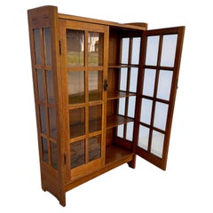 SIGNIERTER antiker Gustav-Stickley-Geschirrschrank mit 2 Türen, Modell Nr. 814, W5001
