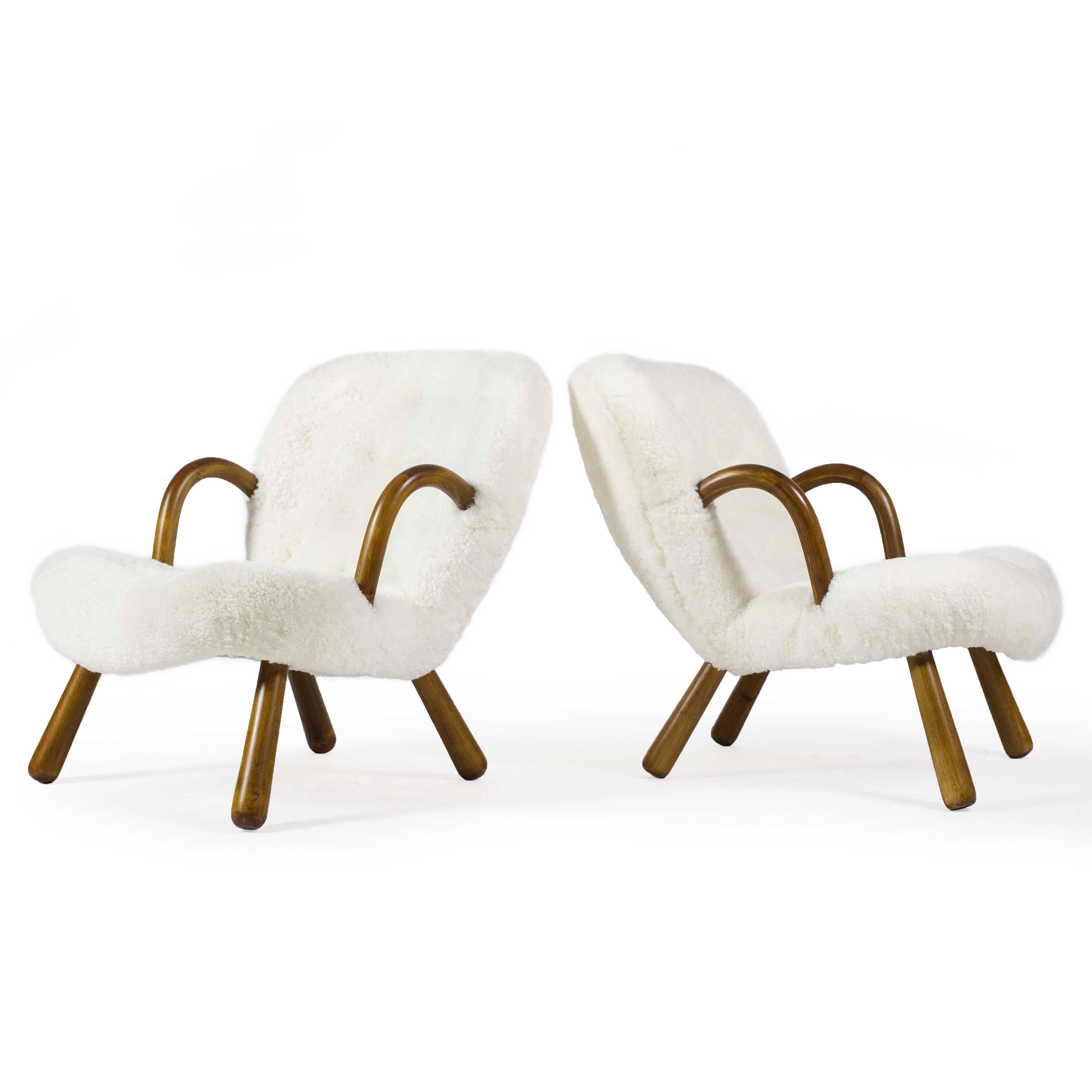 Scandinavian Modern Pair of Phillip Arctander Clam Chairs