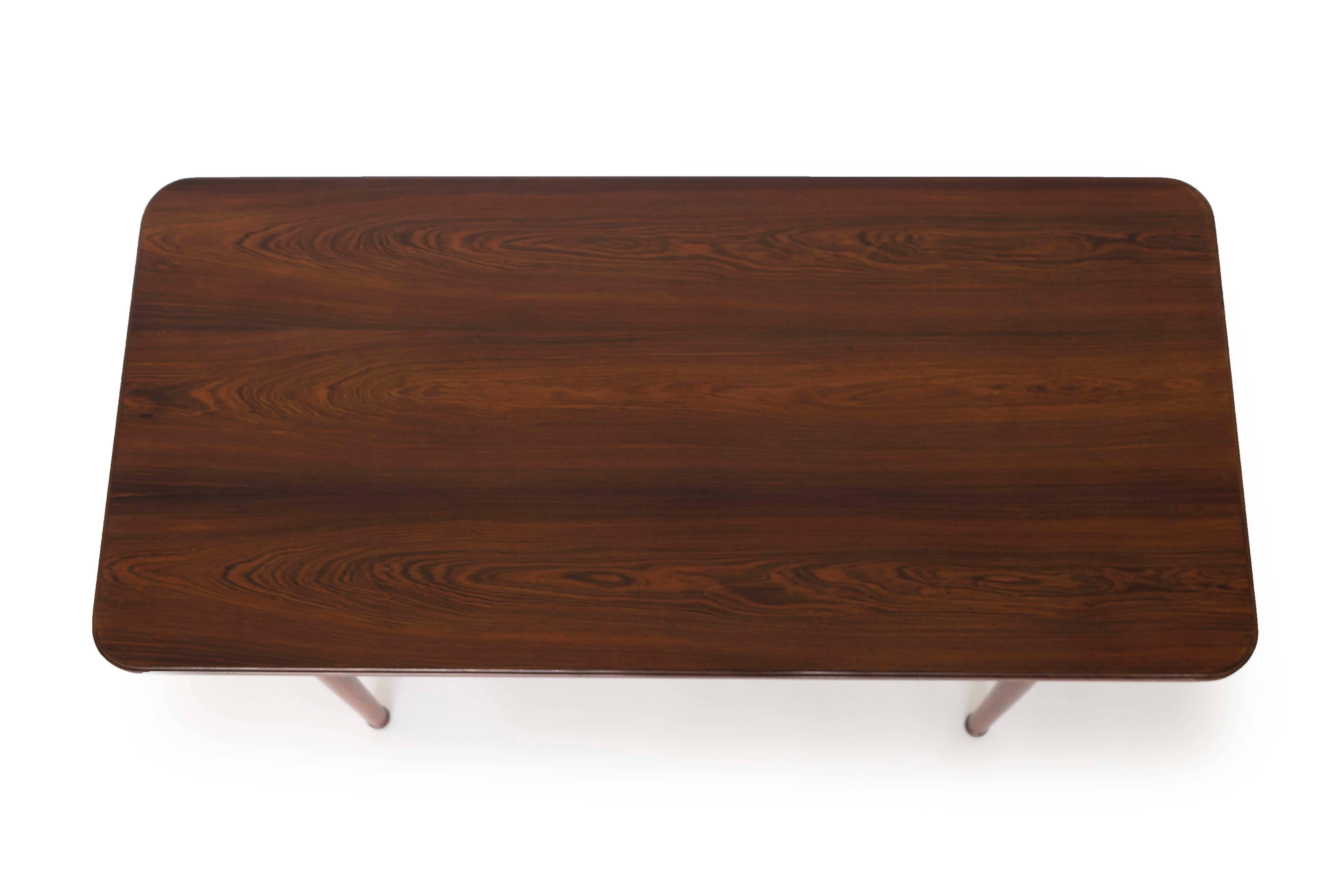 Little elegant Jacob Kjaer rosewood side or coffee table, 

Designed and executed by cabinetmaker Jacob Kjaer, Denmark, 1952.