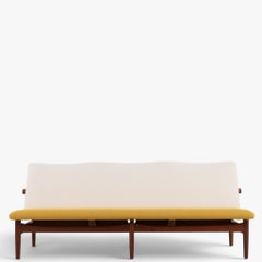 FD 137 – 3-seater 'Japan' sofa by Finn Juhl