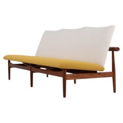 FD 137 – 3-seater 'Japan' sofa by Finn Juhl