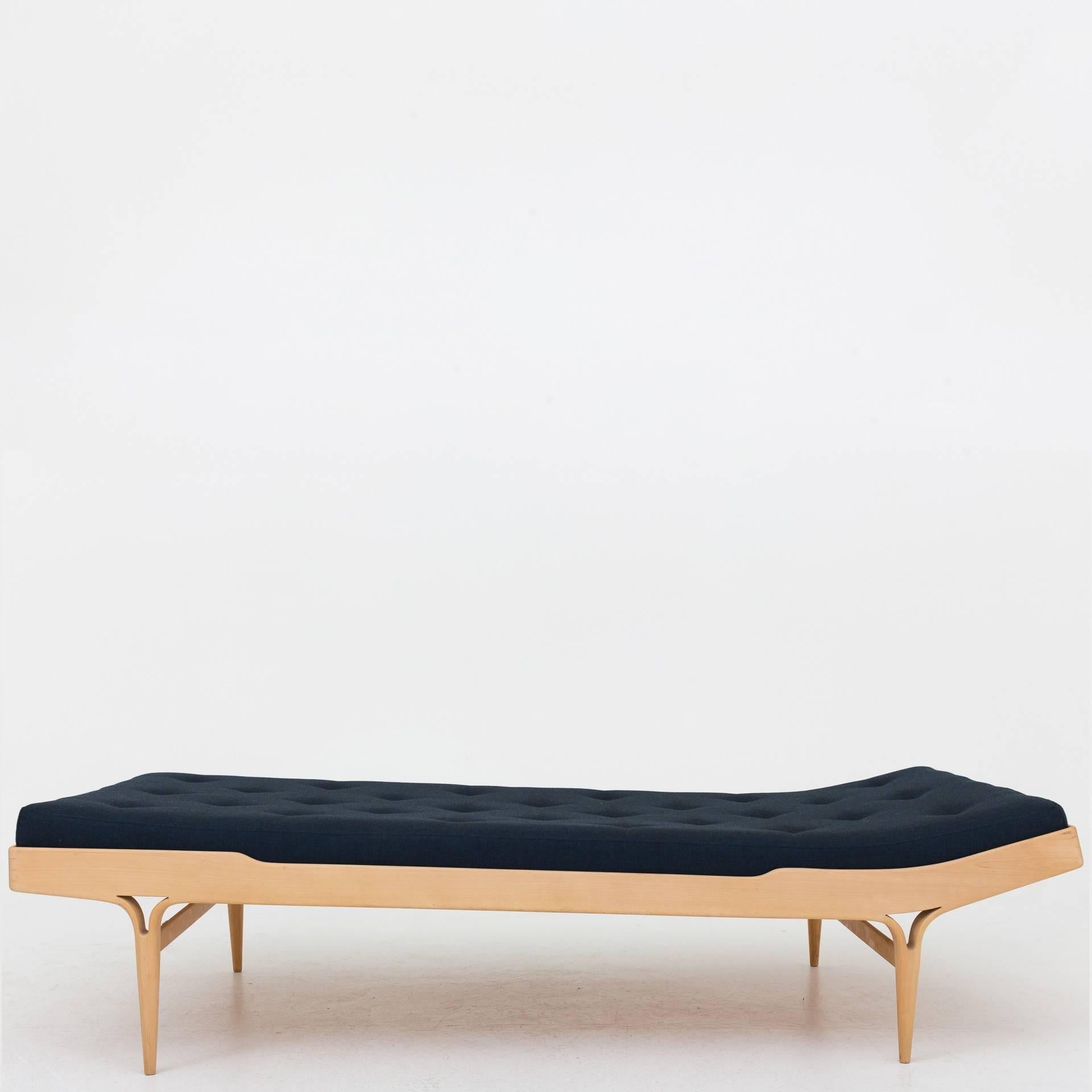 Daybed in beech, model T303 Berlin, with new Remix col. 873. Designed by Bruno Mathsson in 1957. Maker Artek.