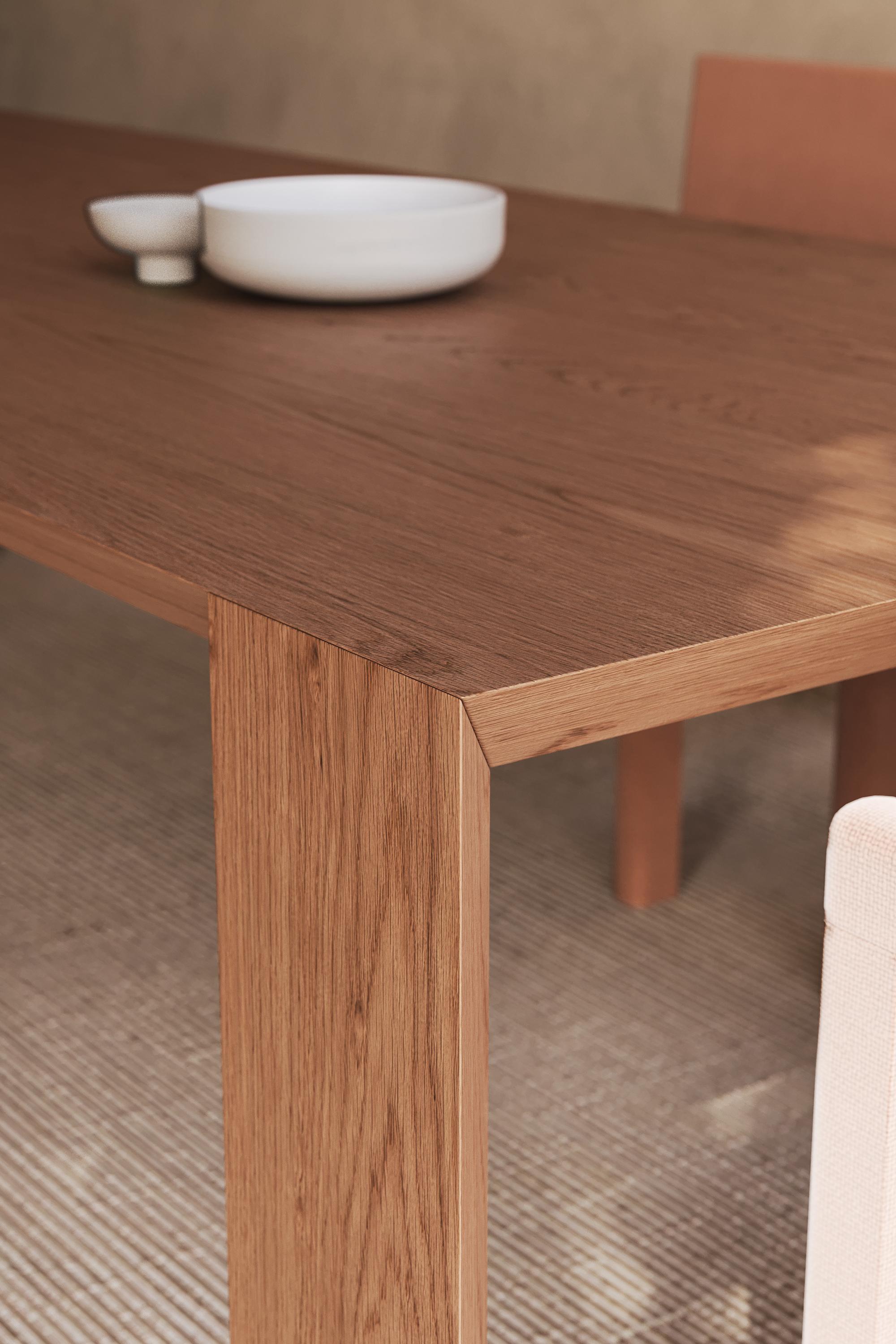 Mesa de Comedor Moderna 'Ispolin' en Madera Alpi de Palo Nero Chapado en venta