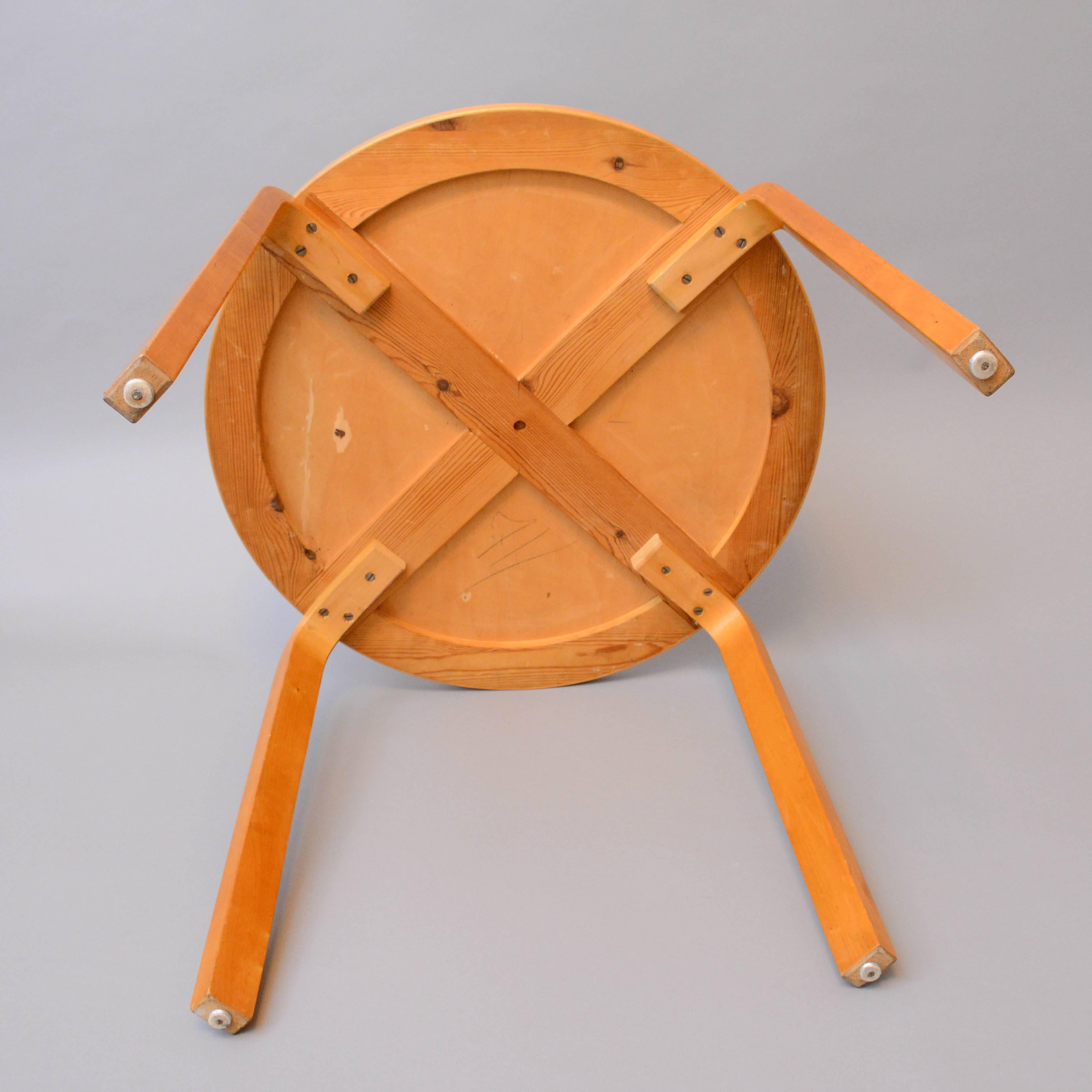 Scandinavian Modern Round Table A70 by Alvar Aalto for Artek, Finland, 1930s-1940s For Sale