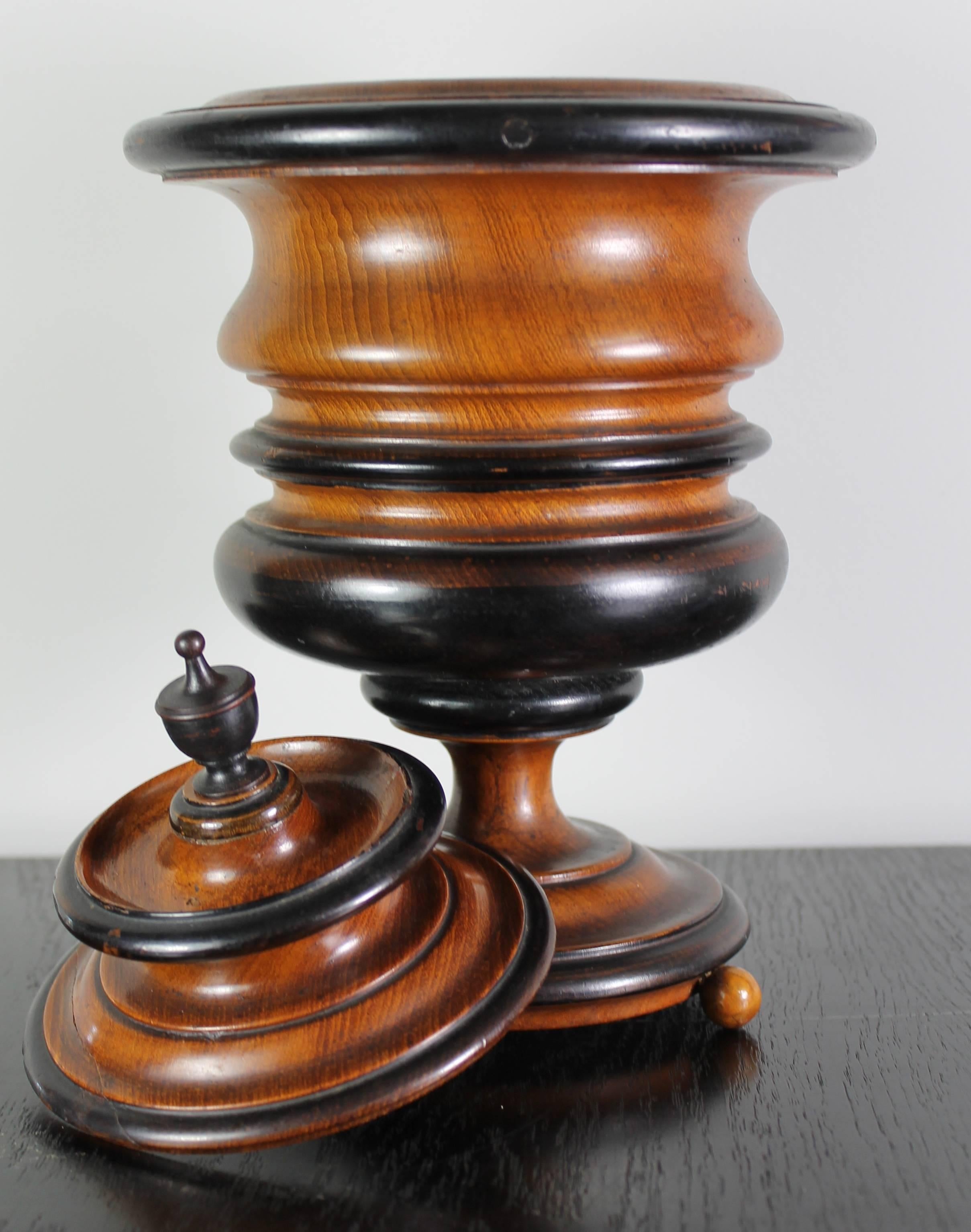 Dutch tobacco jar in beechwood. Mahogany and ebony colored, 19th century.