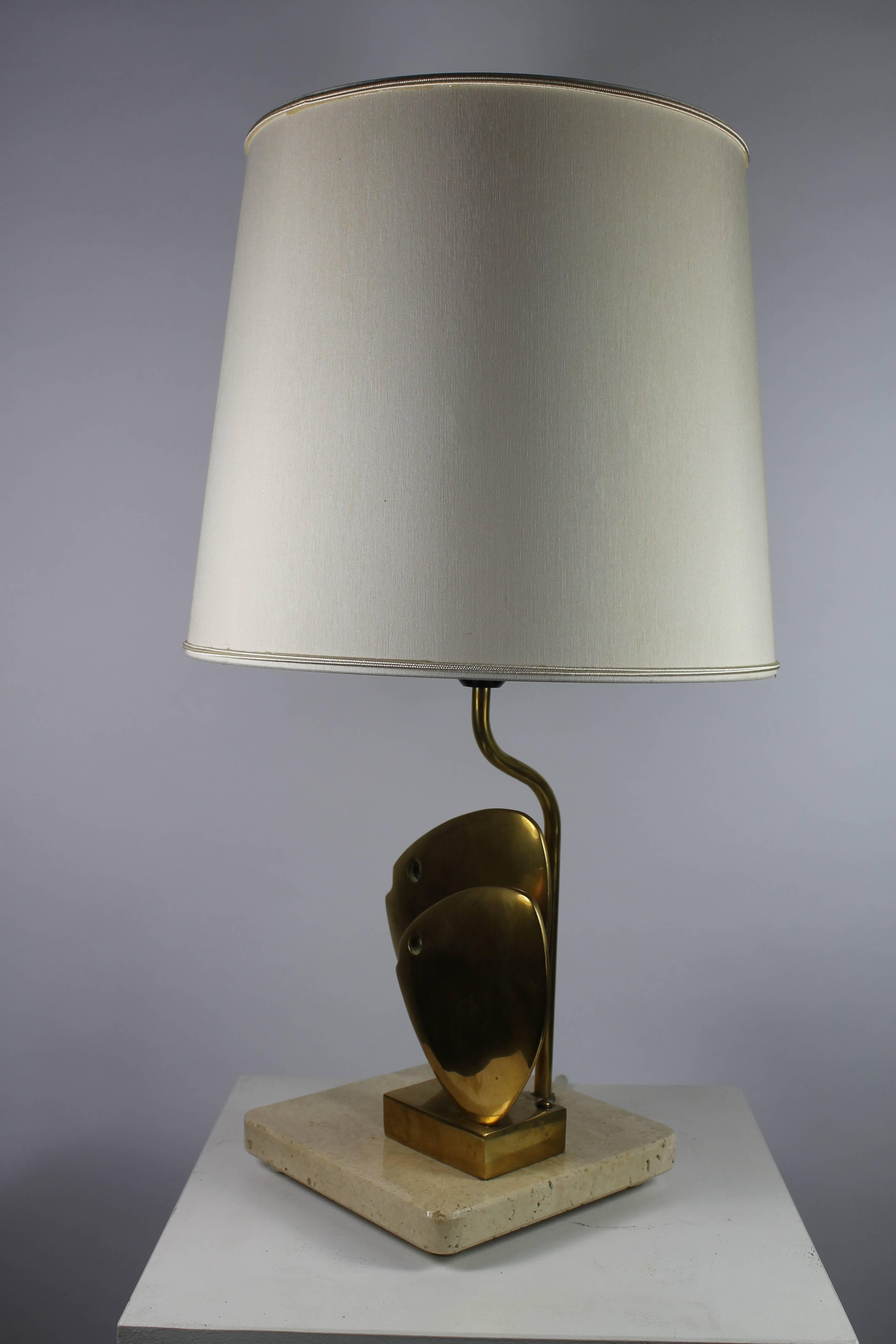 Mid-Century Modern Abstract Brass Two Fish Sculpture Lamp, Italy, 1970s For Sale