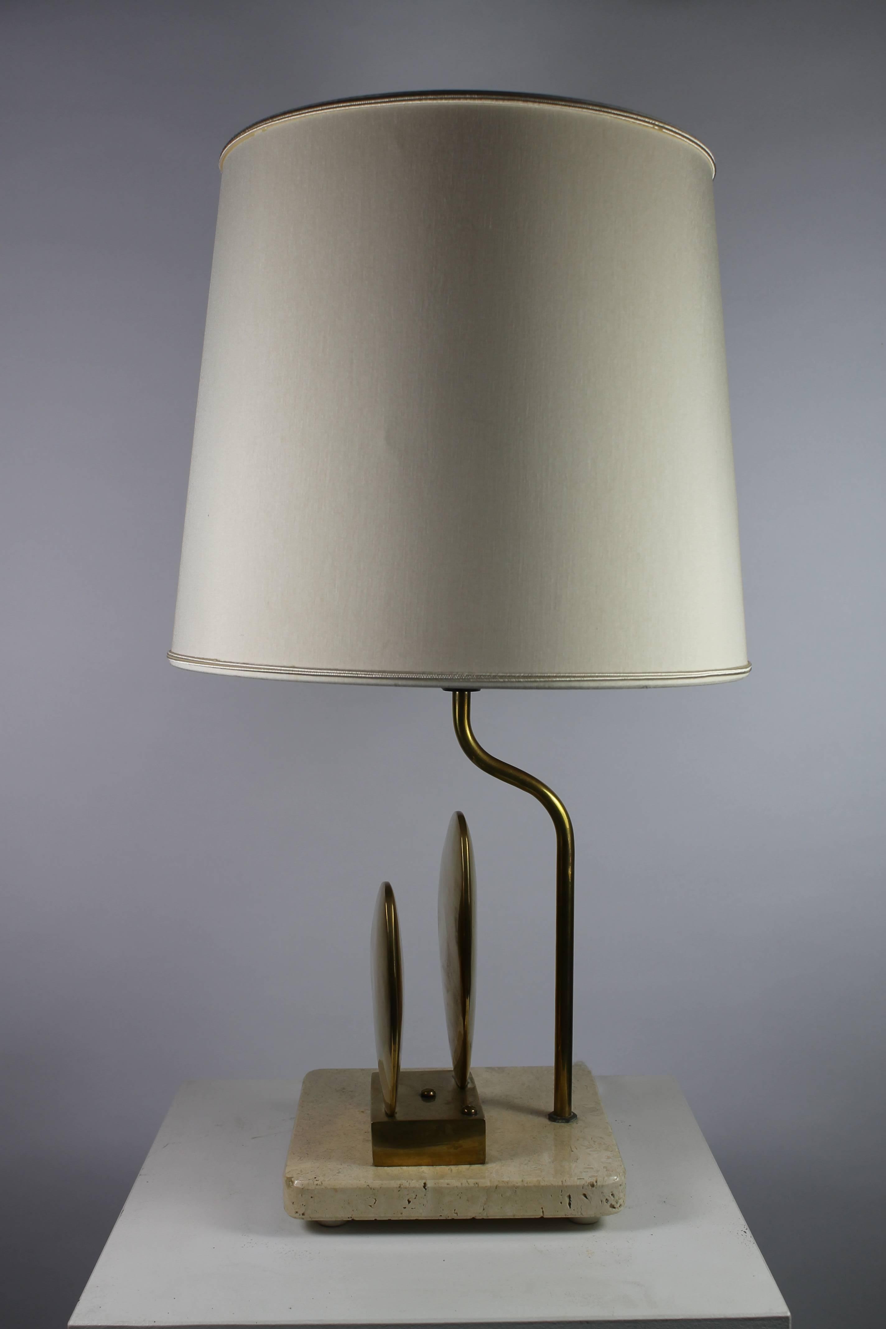 Hand-Crafted Abstract Brass Two Fish Sculpture Lamp, Italy, 1970s For Sale