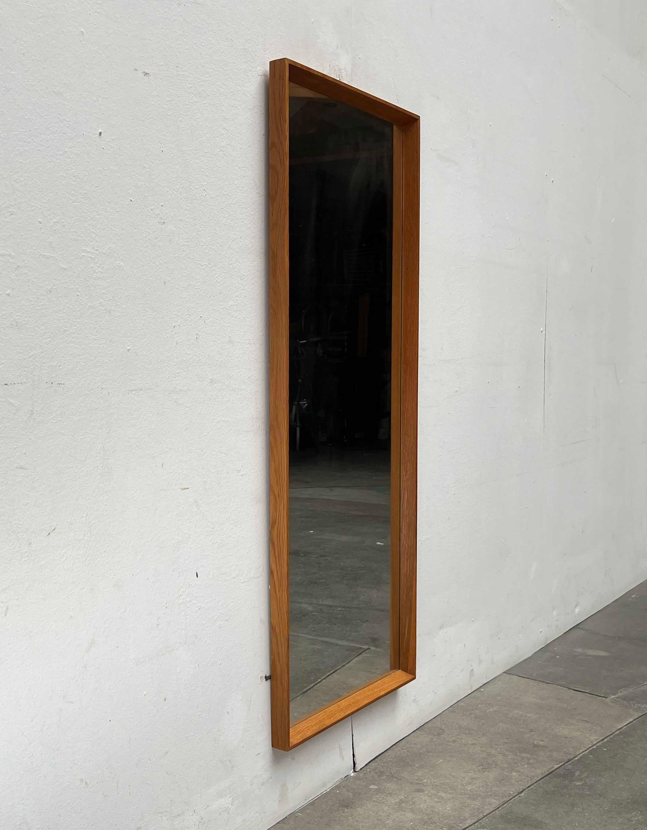 Mid-Century Modern Miroir mural en teck danois moderne du milieu du siècle, années 1960 en vente