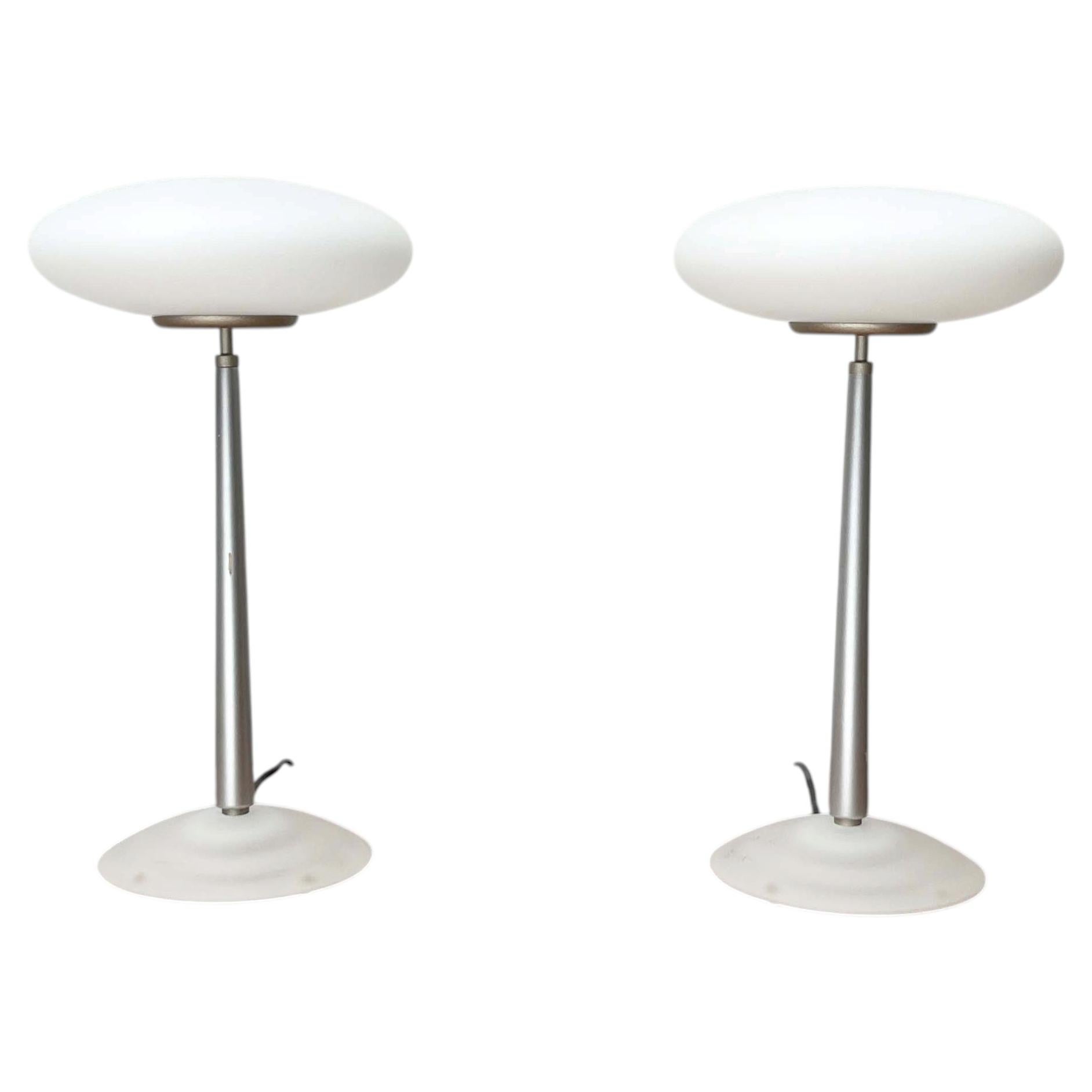 Lámparas de mesa «Pao T1» posmodernas de plata, de Matteo Thun para Arteluce (Italia), década de los 90, juego de 2 en venta