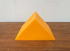 Lampe de sol ou de table postmoderne de forme prismatique orange, de la marque Heico, années 1980