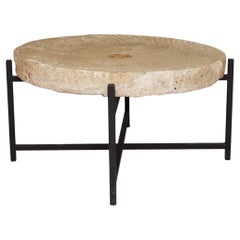 Antiker Couchtisch aus einer Steinmühle