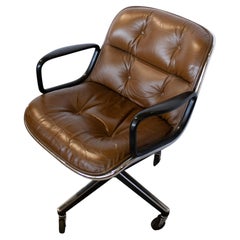 Poltrona da ufficio direzionale vintage in pelle marrone trapuntata di Charles Pollock per Knoll
