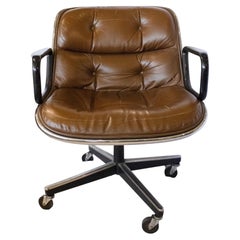Poltrona da ufficio direzionale vintage in pelle marrone trapuntata di Charles Pollock per Knoll