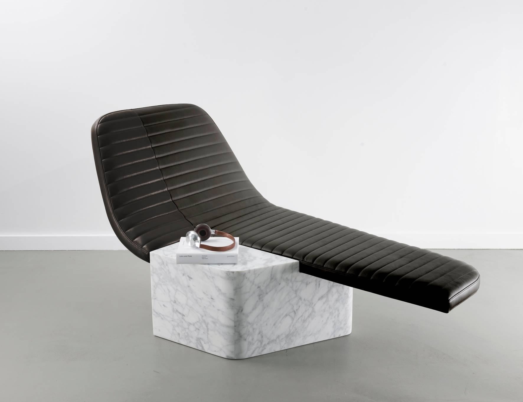 Black Design Lounge Chair 