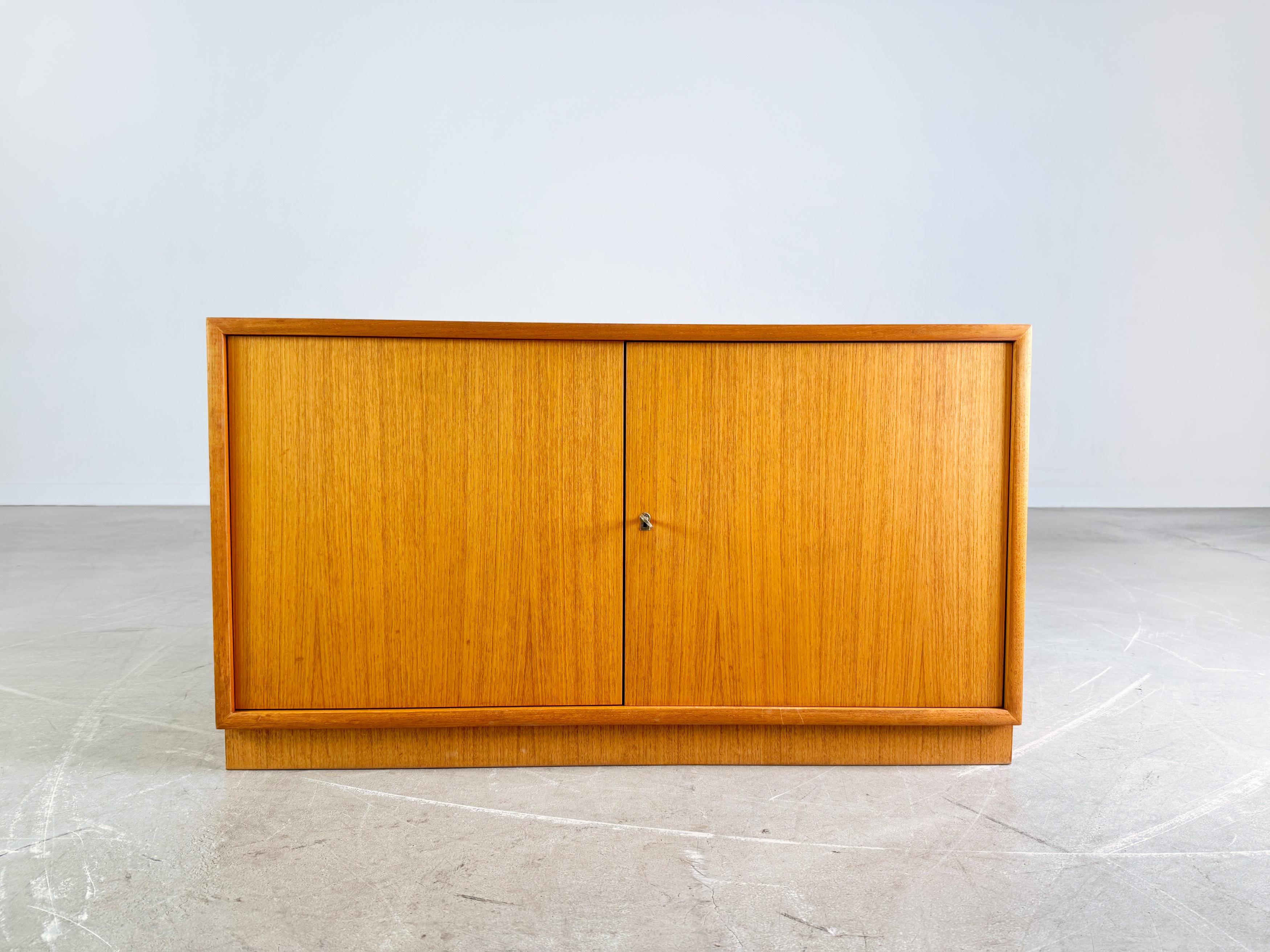 Mid-Century Modern Original Midcentury Sideboard WK Möbel Teak Lowboard Kommode For Sale