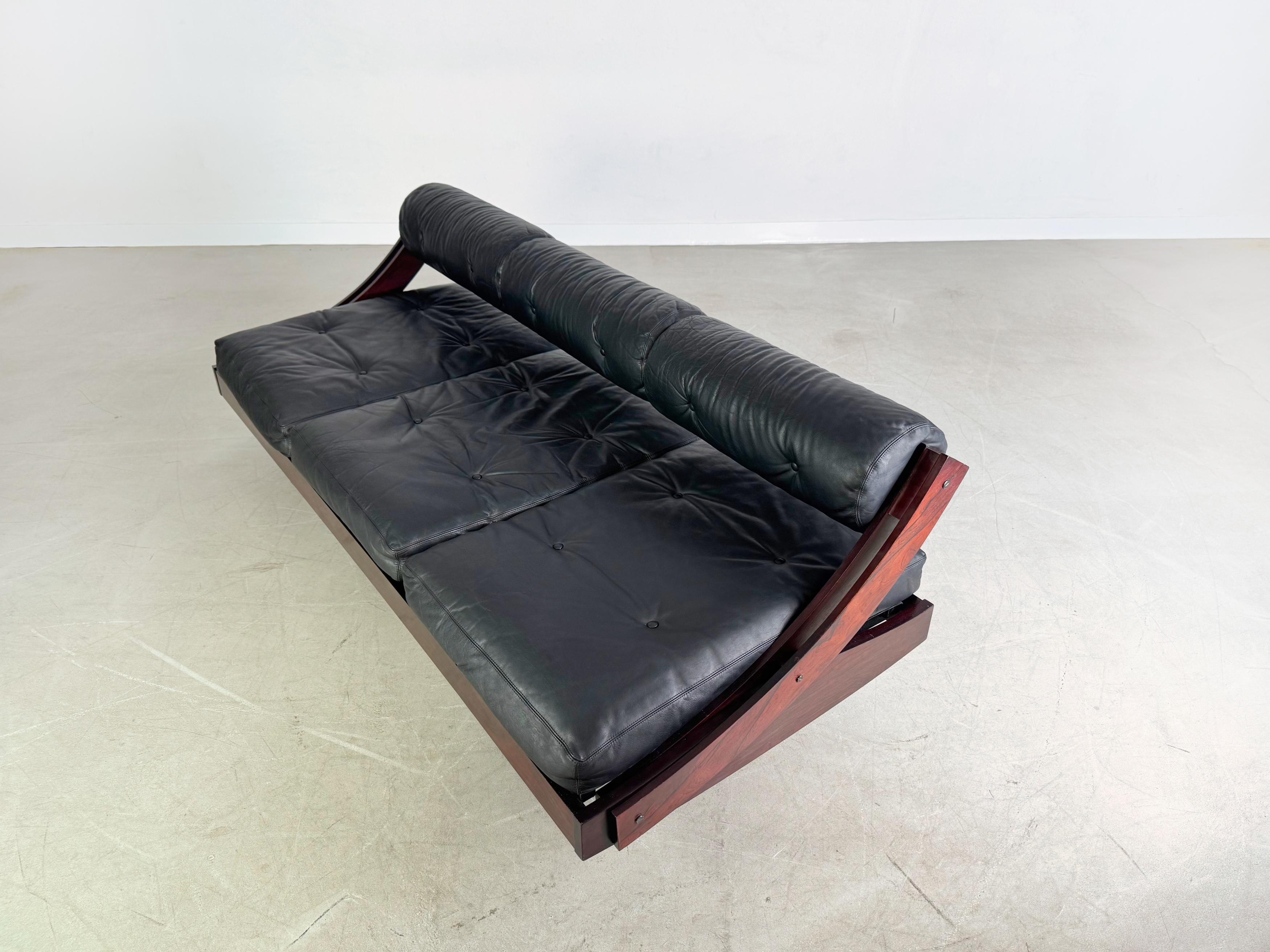 Luigi Sormani Sofá-cama GS195 Sofá-cama de mediados de siglo Gianni Stogia Cuero en venta