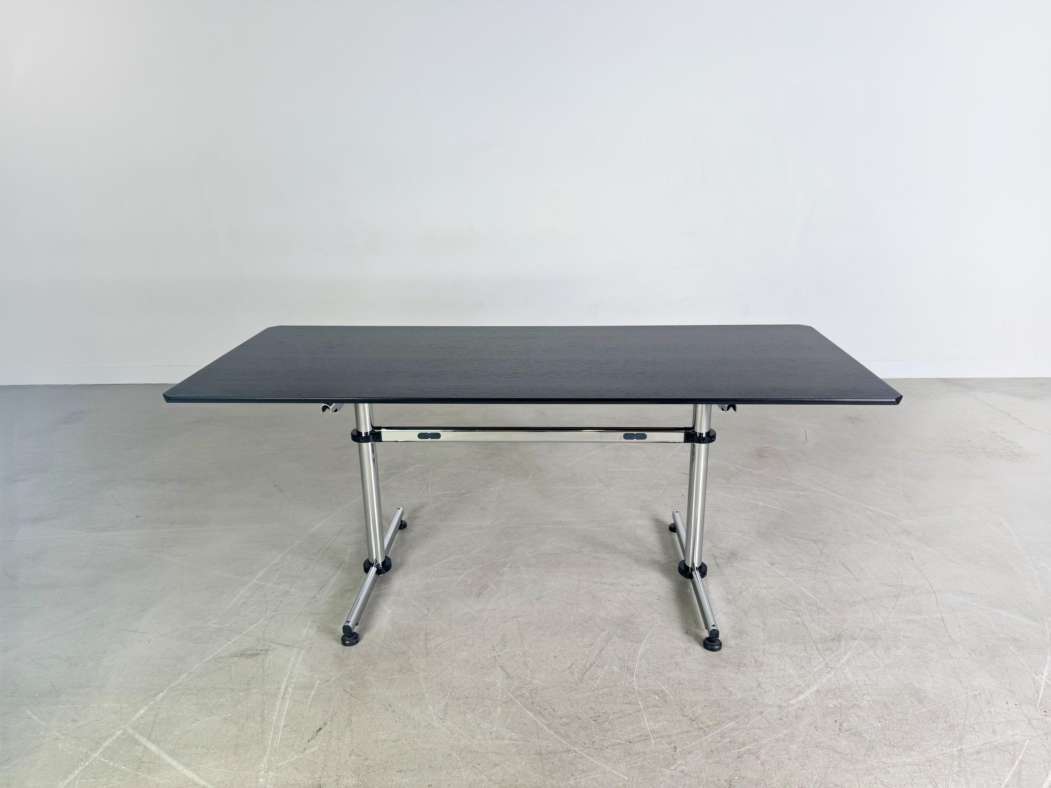 Post-Modern 25x Original USM Haller Schreibtisch Kitos M Plus schwarz Eiche For Sale