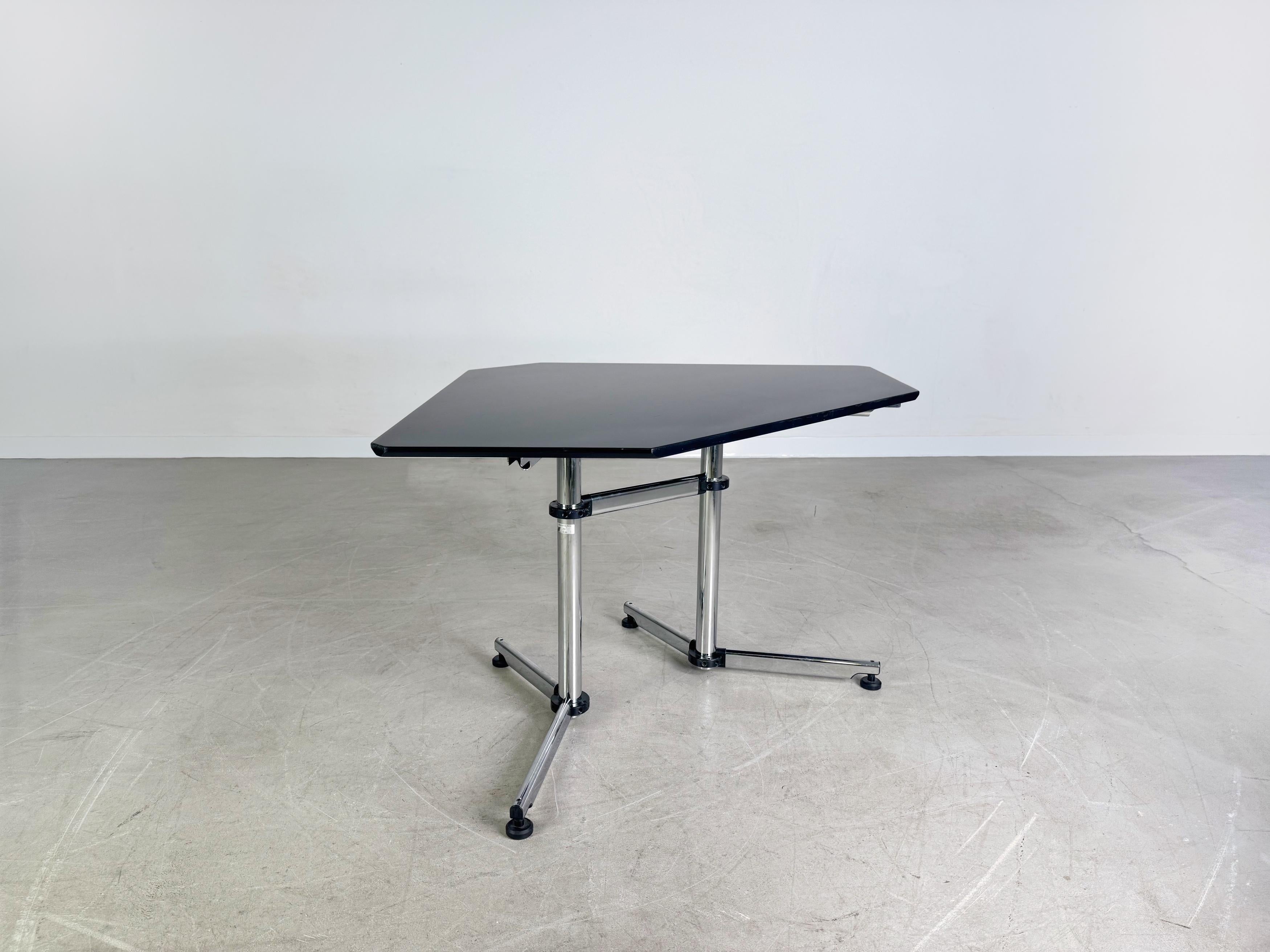 Original USM Haller Eck-Schreibtisch Kitos M Plus schwarz Eiche In Good Condition For Sale In Berlin, DE