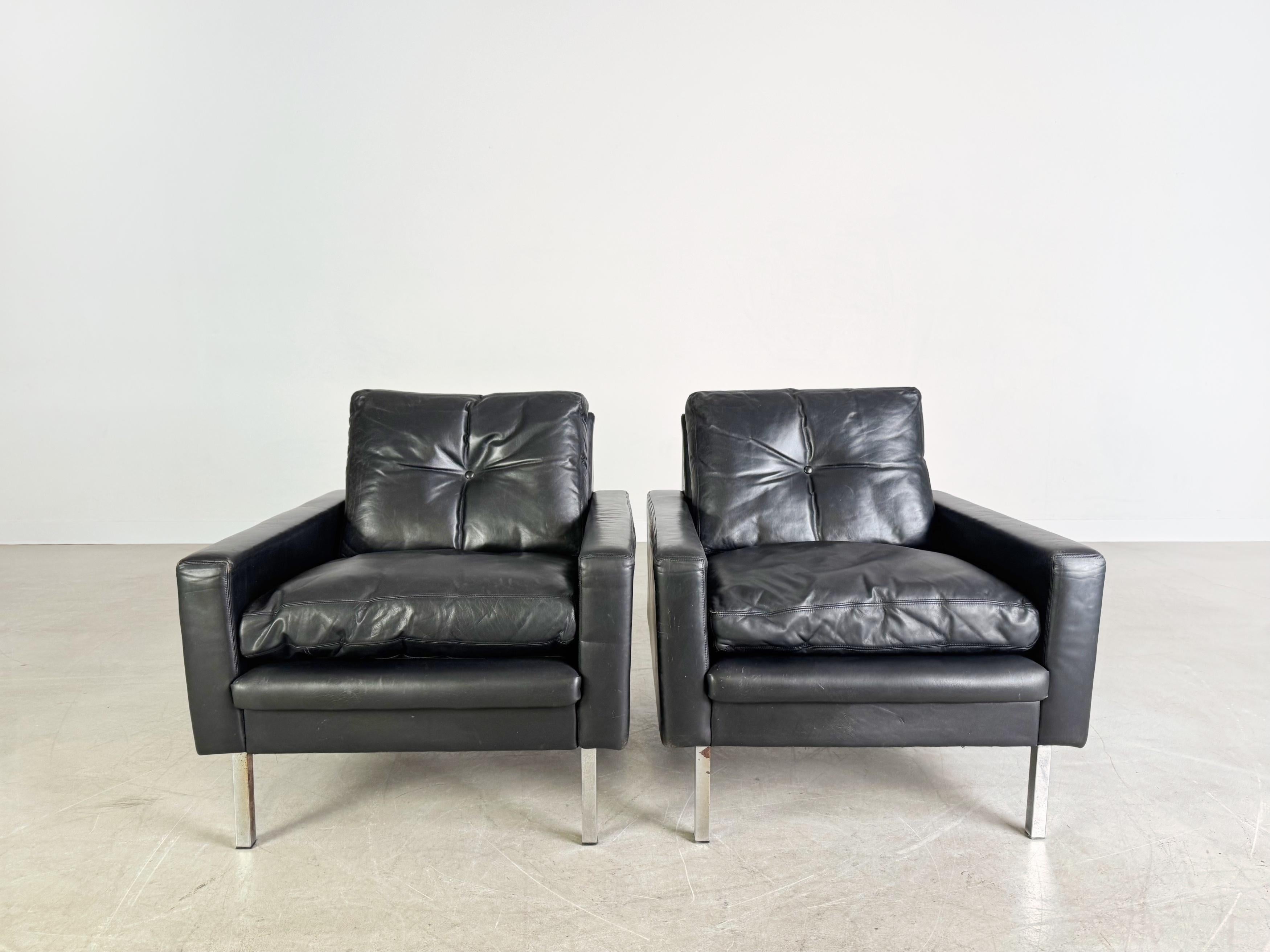 Dutch 2er Set Midcentury Sessel Vintage Leder schwarz 1960s Armlehnen For Sale