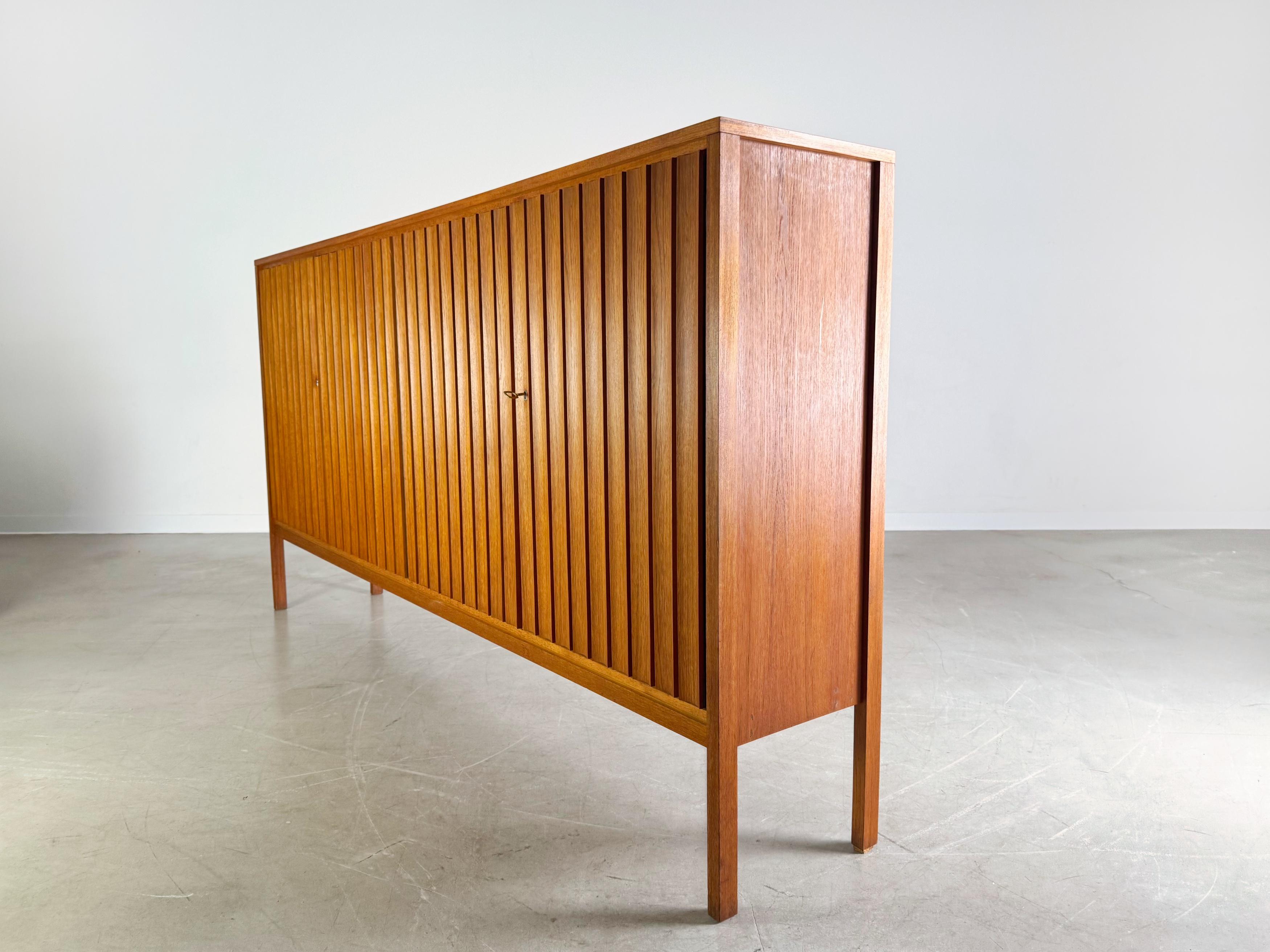 Original XXL Leo Bub Midcentury Highboard Teak Sideboard 1970 In Good Condition For Sale In Berlin, DE