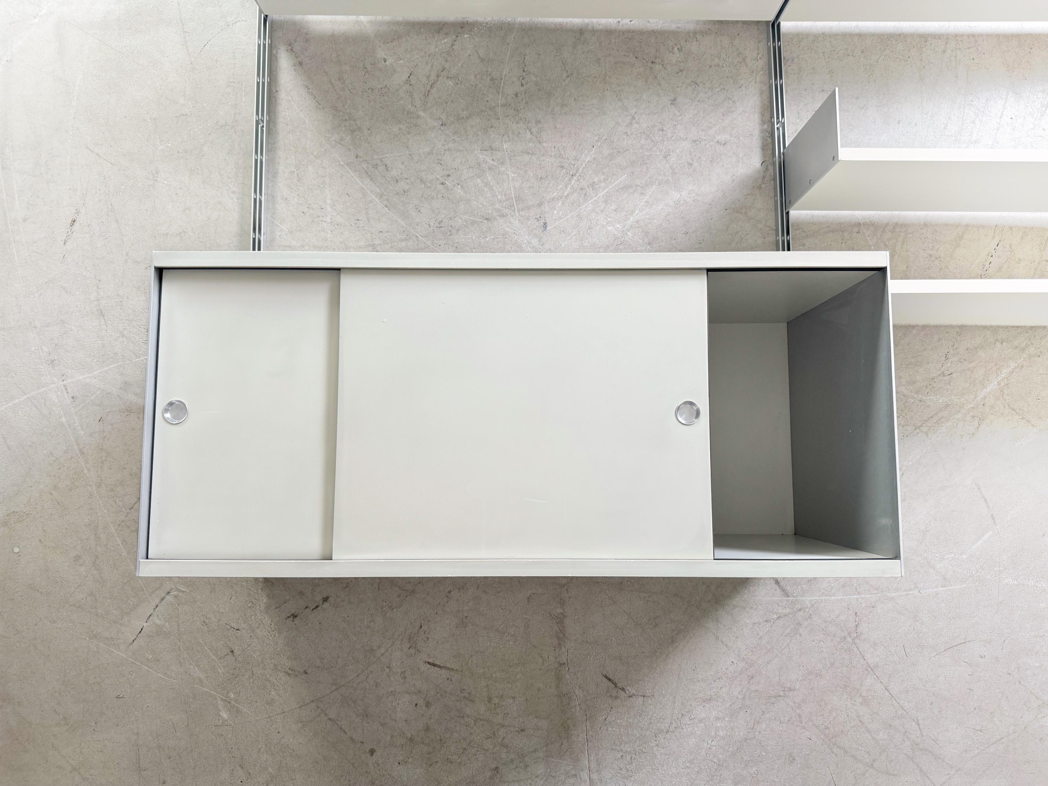 German Original Dieter Rams Wandregal 606 Vitsoe weiß Design Bauhaus For Sale