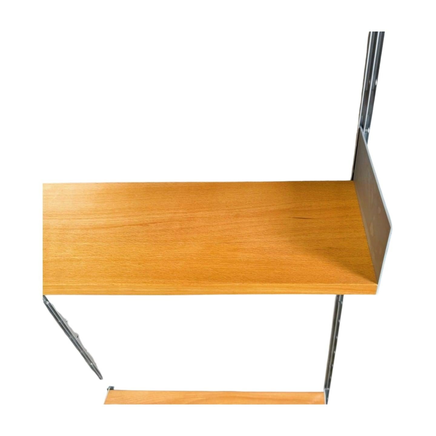 Ti offriamo uno splendido sistema modulare di bacchette di Vitsoe degli anni '60 per la vendita. Il design nasce da Dieter Rams, uno dei più importanti designer del ventesimo secolo. Anni '80, ha ottenuto numerosi premi per il design e fino ad oggi