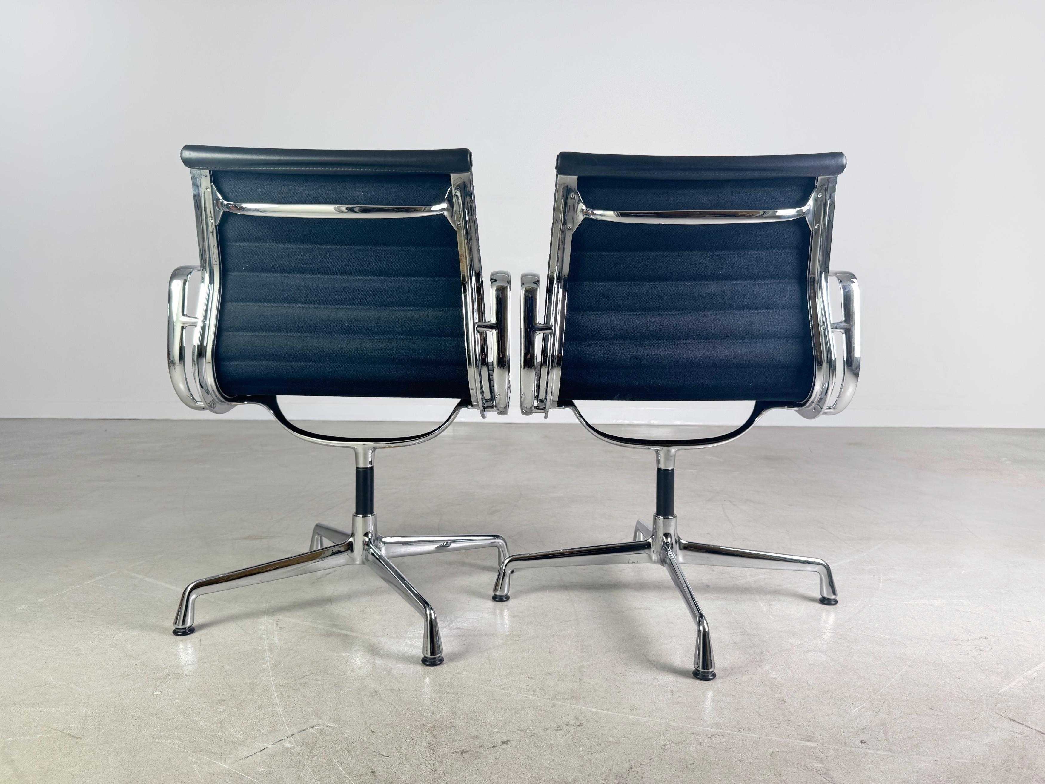 2x Vitra EA 108 Bürostuhl Charles & Ray Eames Leder schwarz (21. Jahrhundert und zeitgenössisch) im Angebot
