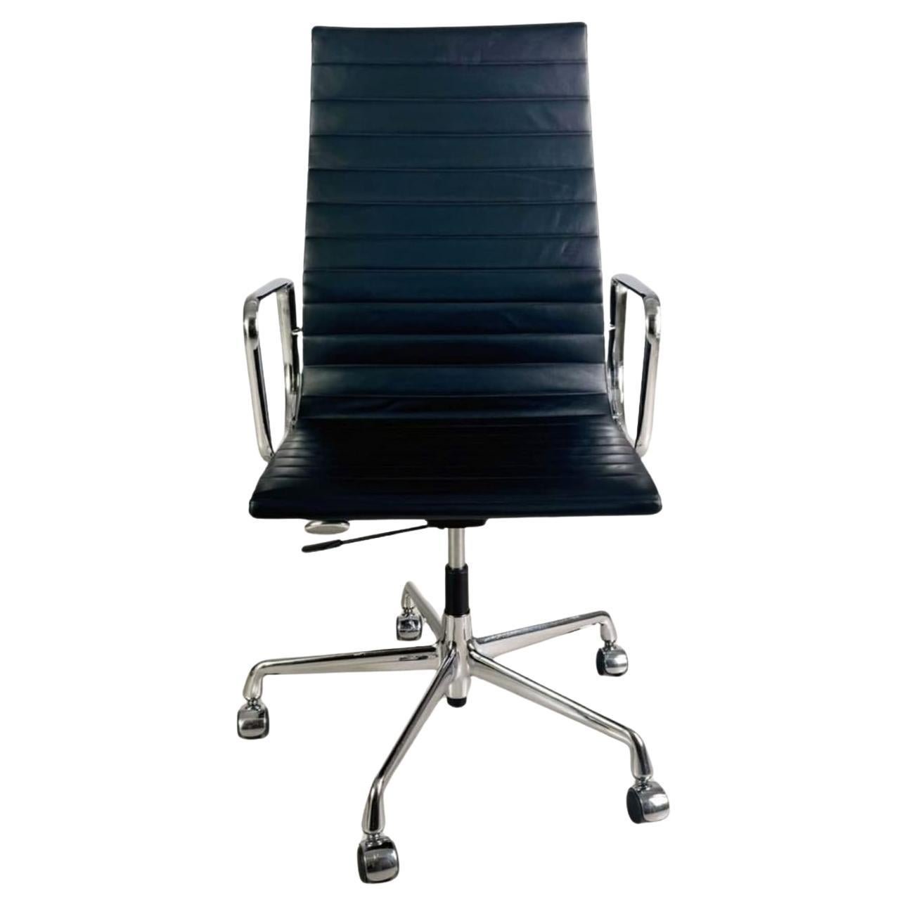Vitra EA 119 Bürostuhl Charles & Ray Eames Hopsak Leder hoch