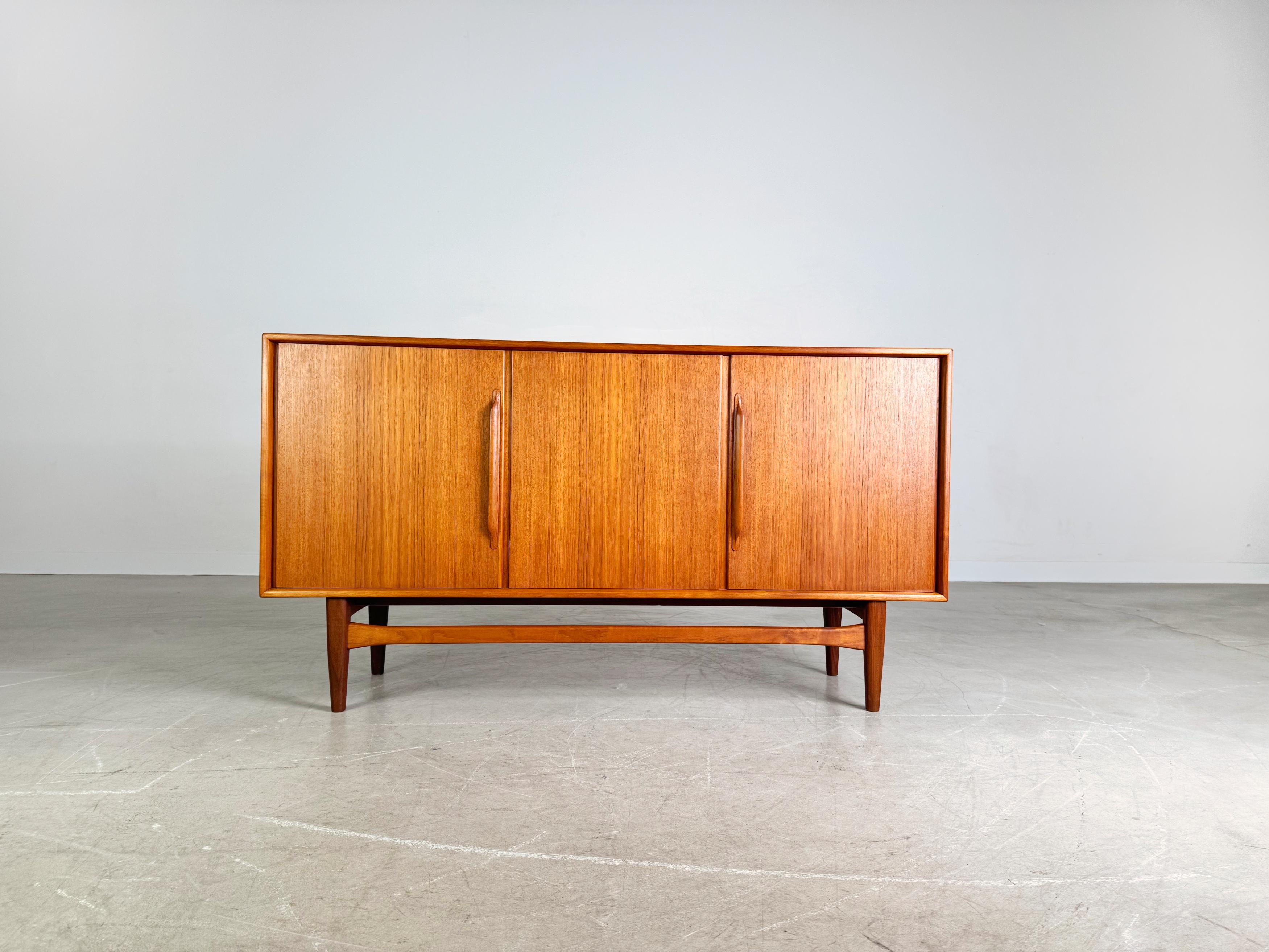 Unknown Original Midcentury Teak Sideboard Vintage Kommode danish For Sale