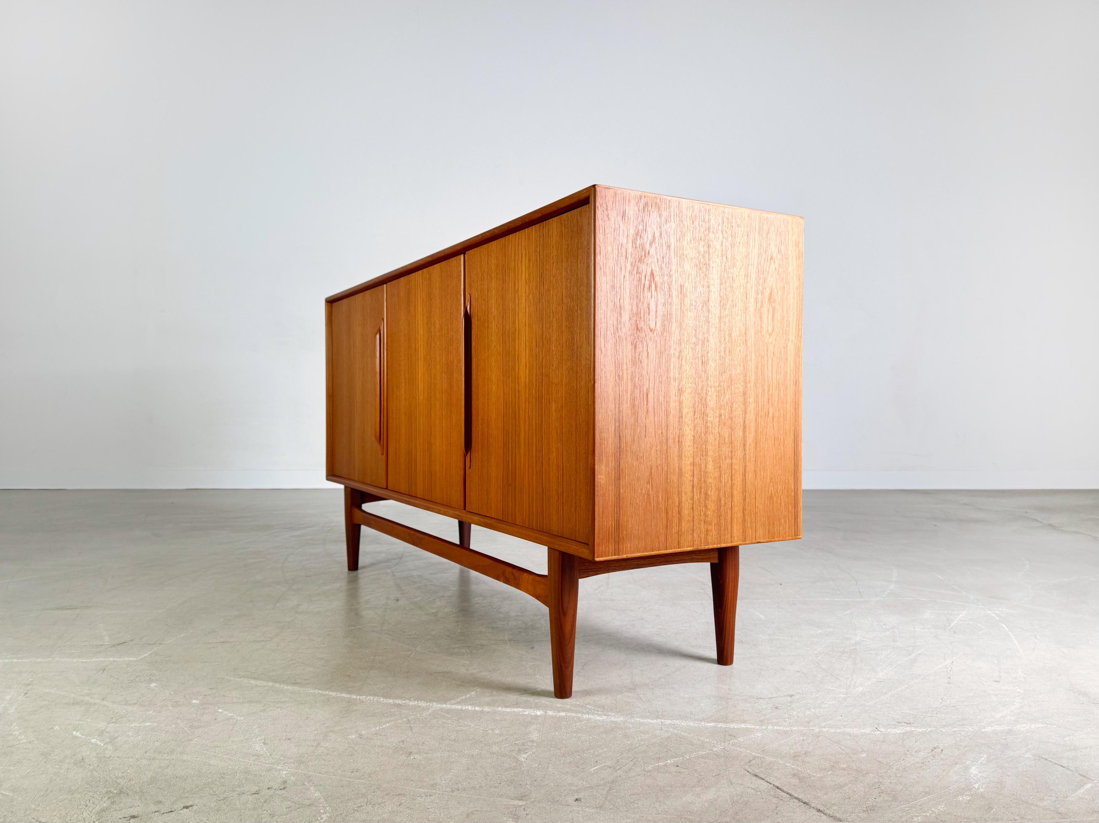 Original Midcentury Teak Sideboard Vintage Kommode danish For Sale 1