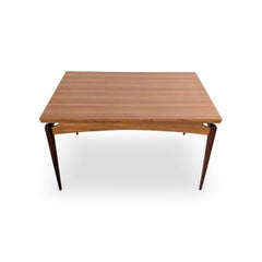 Table à manger vintage du milieu du siècle, en noyer, à rallonges, des années 60
