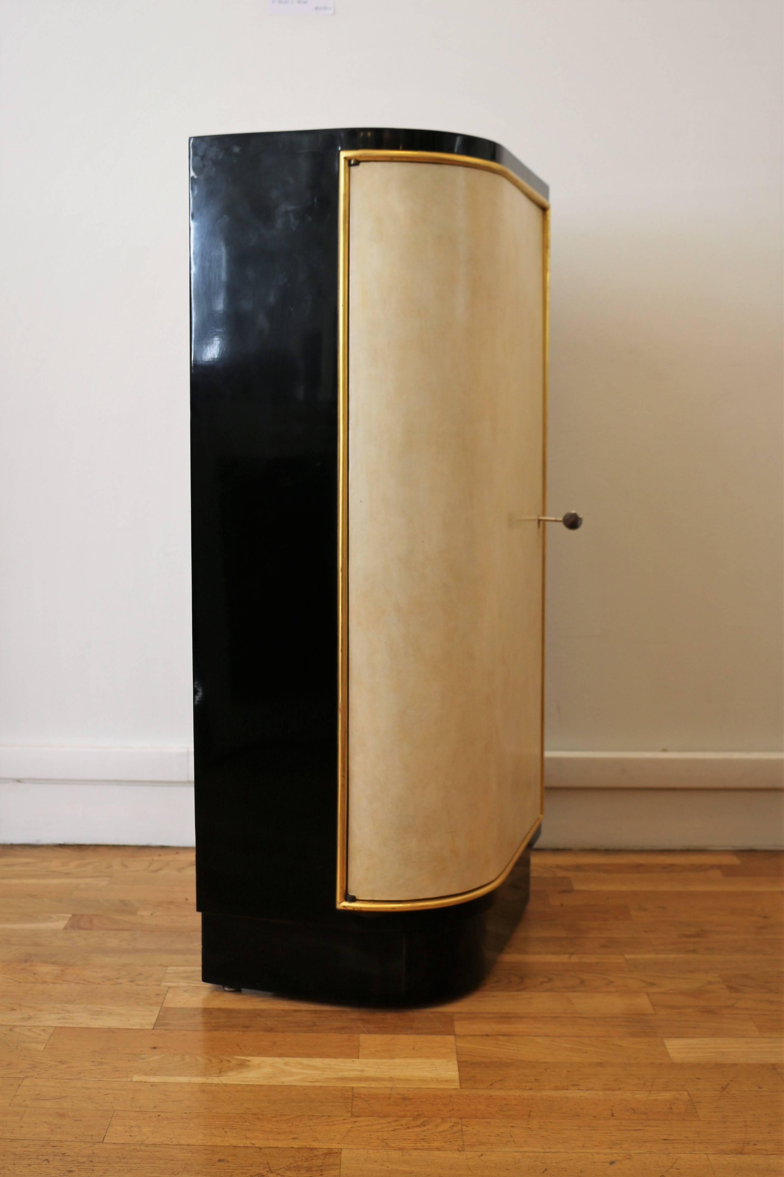 French Small Lacquered Bar Cabinet, by Maison Dominique, France, Art Deco, 1940s