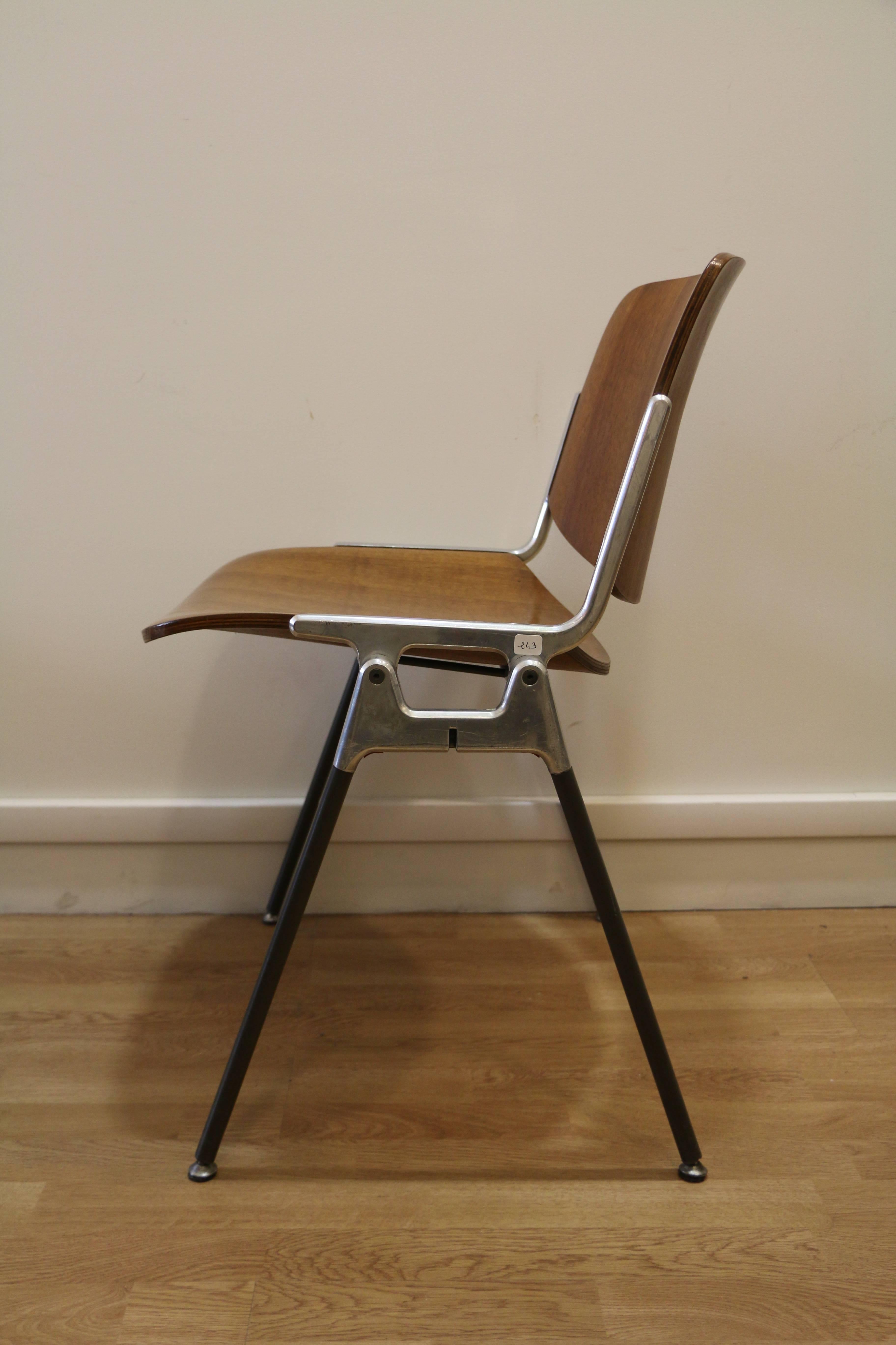 Italian Set of Six Mid-Century Modern Chairs by Giancarlo Piretti, Italy, 1970s For Sale