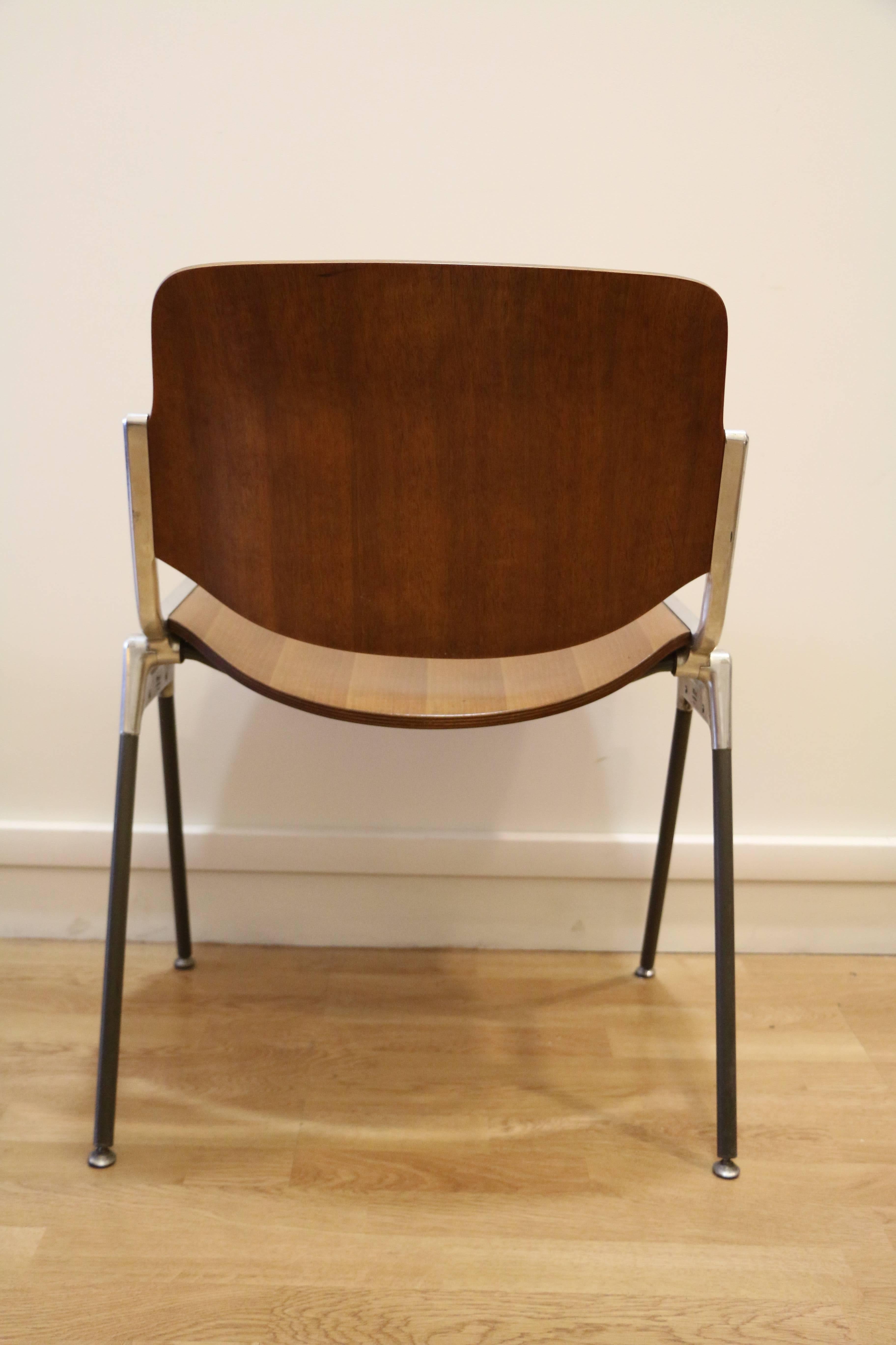 Molded Set of Six Mid-Century Modern Chairs by Giancarlo Piretti, Italy, 1970s For Sale